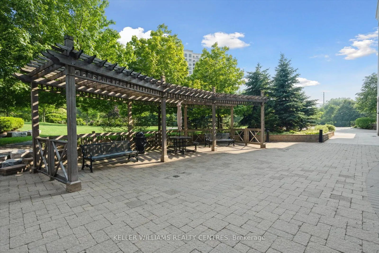 9245 Jane Street #902