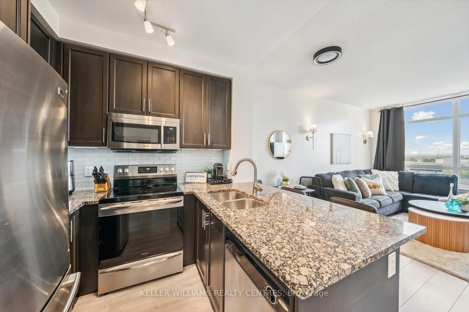 9245 Jane Street #902