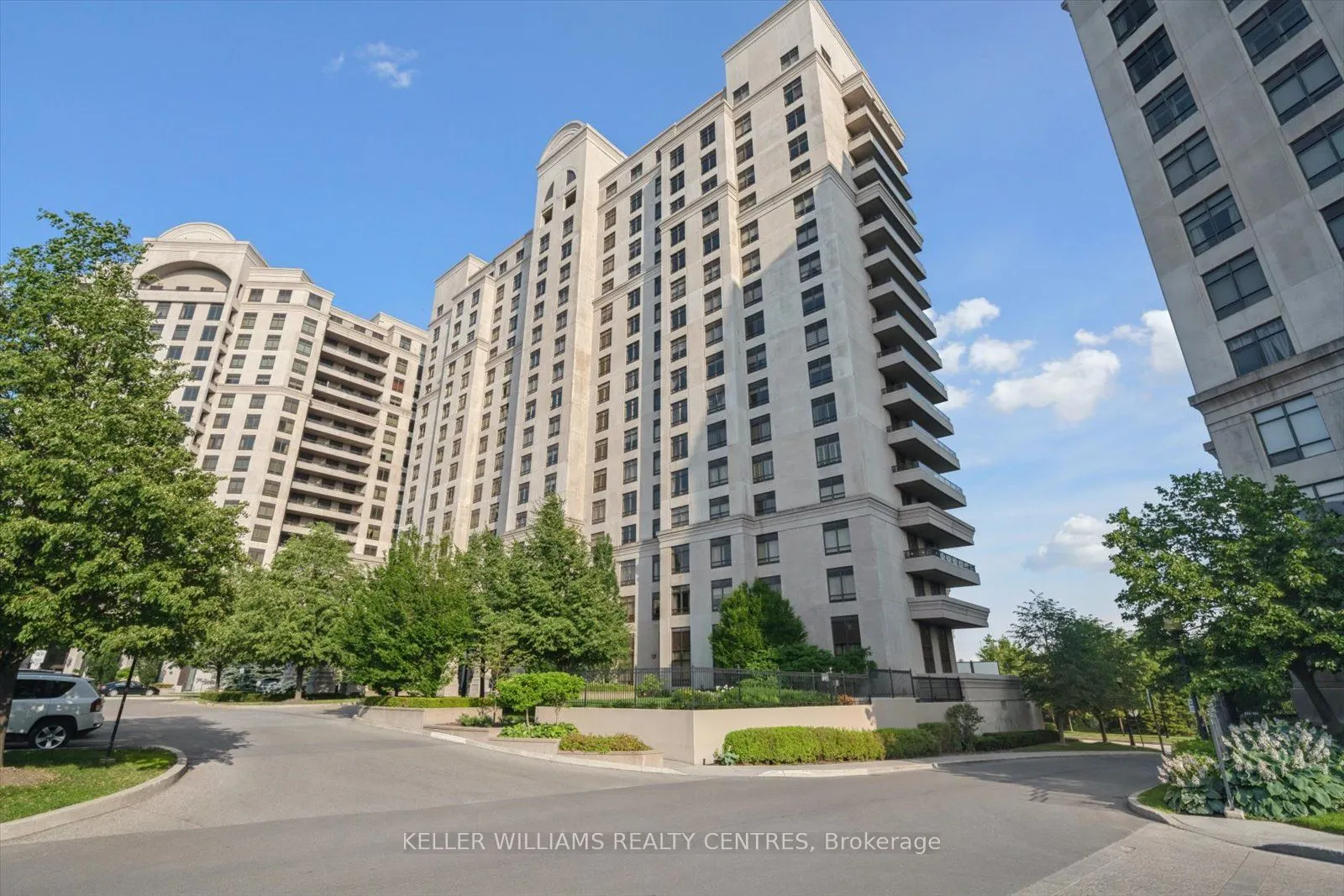 9245 Jane Street #902
