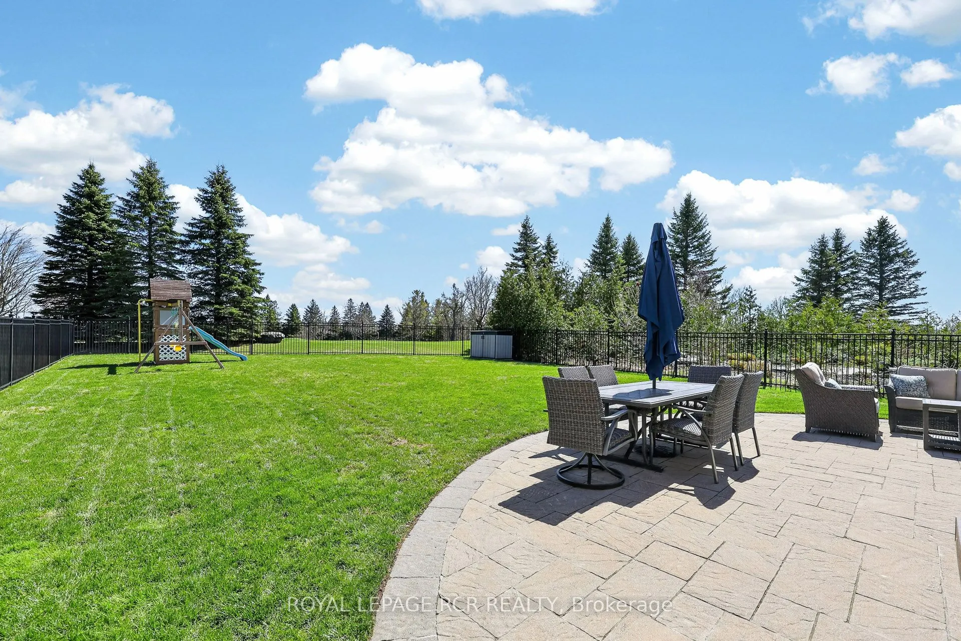14 Emerald Heights Drive
