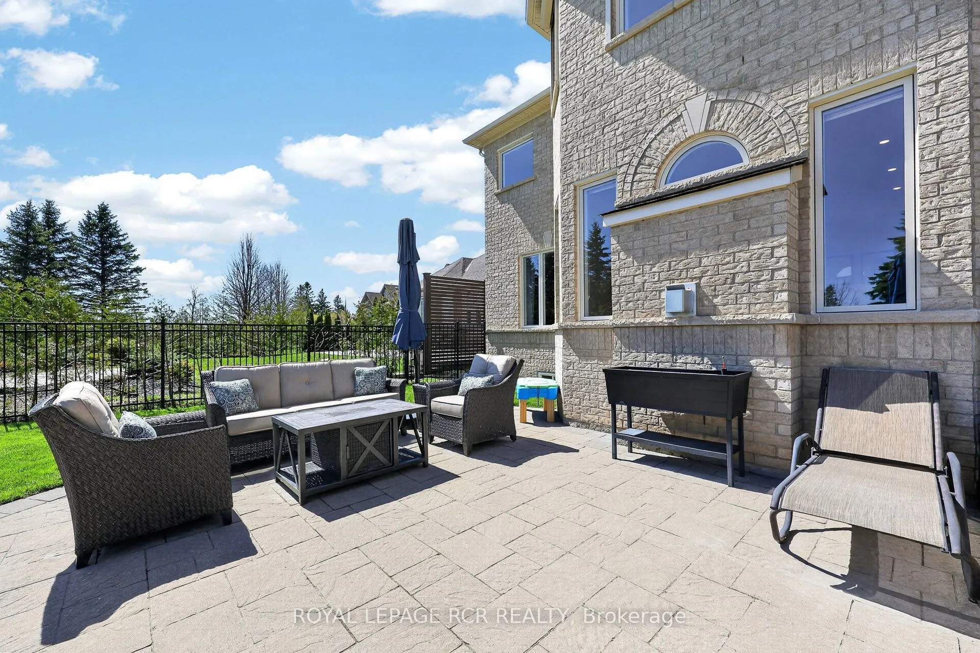 14 Emerald Heights Drive