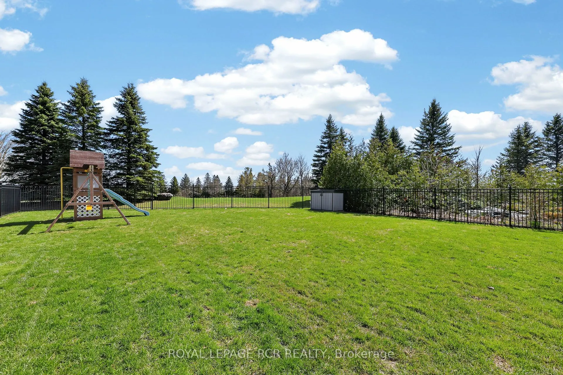 14 Emerald Heights Drive