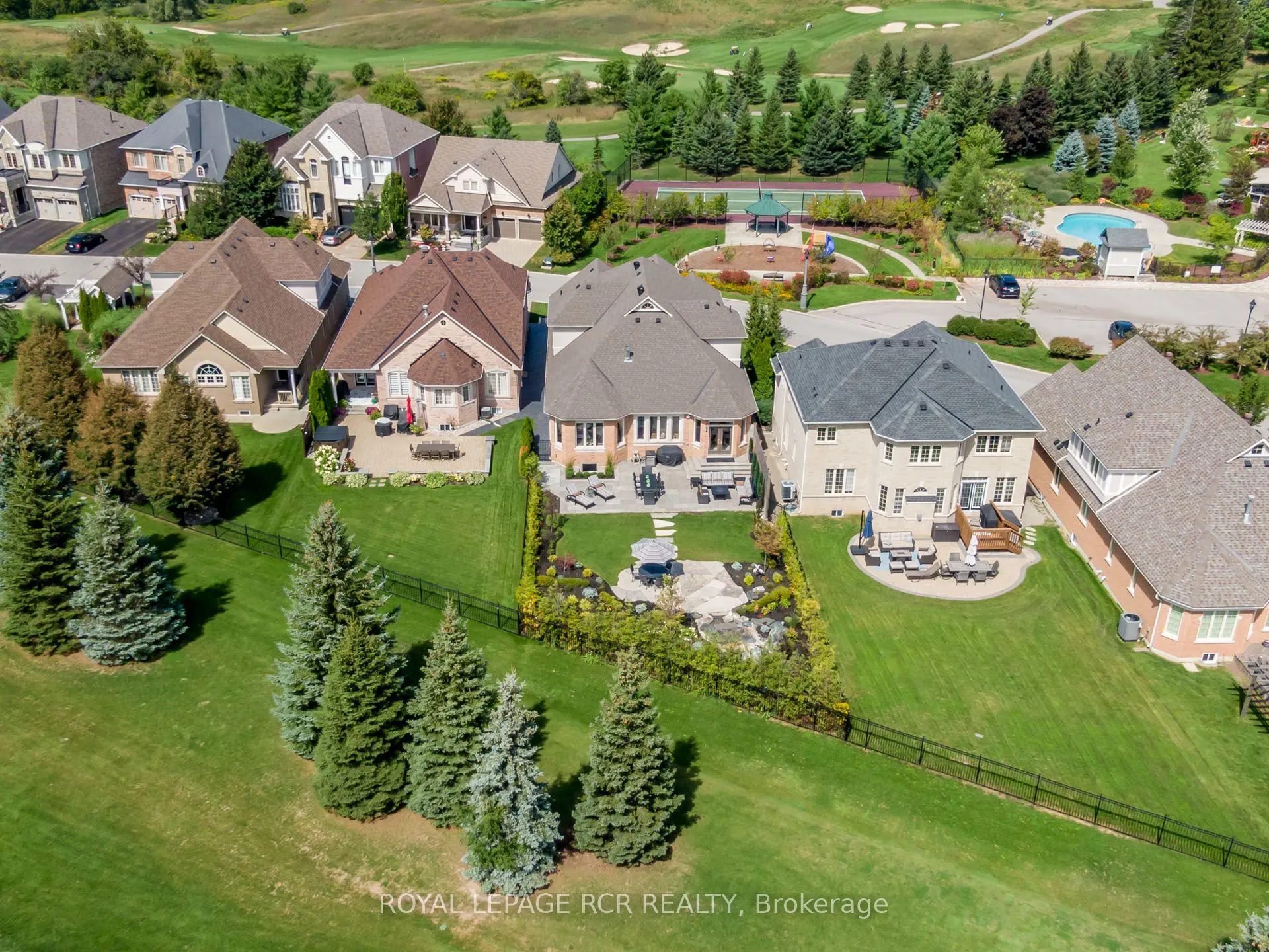 14 Emerald Heights Drive