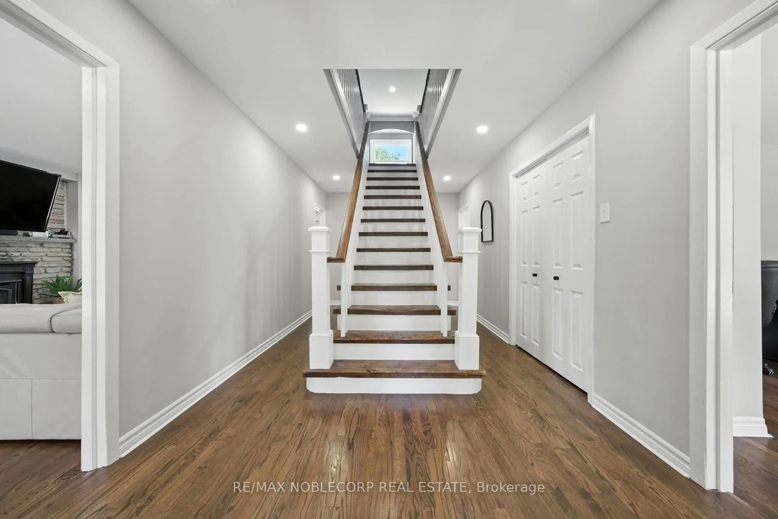 2037 15th Side Road