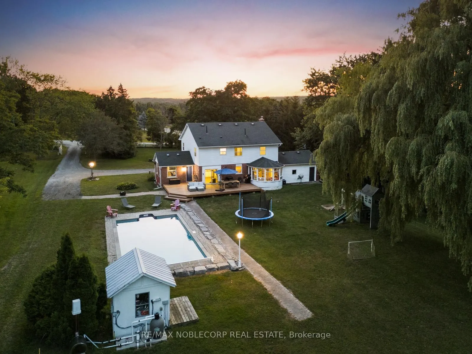 2037 15th Side Road