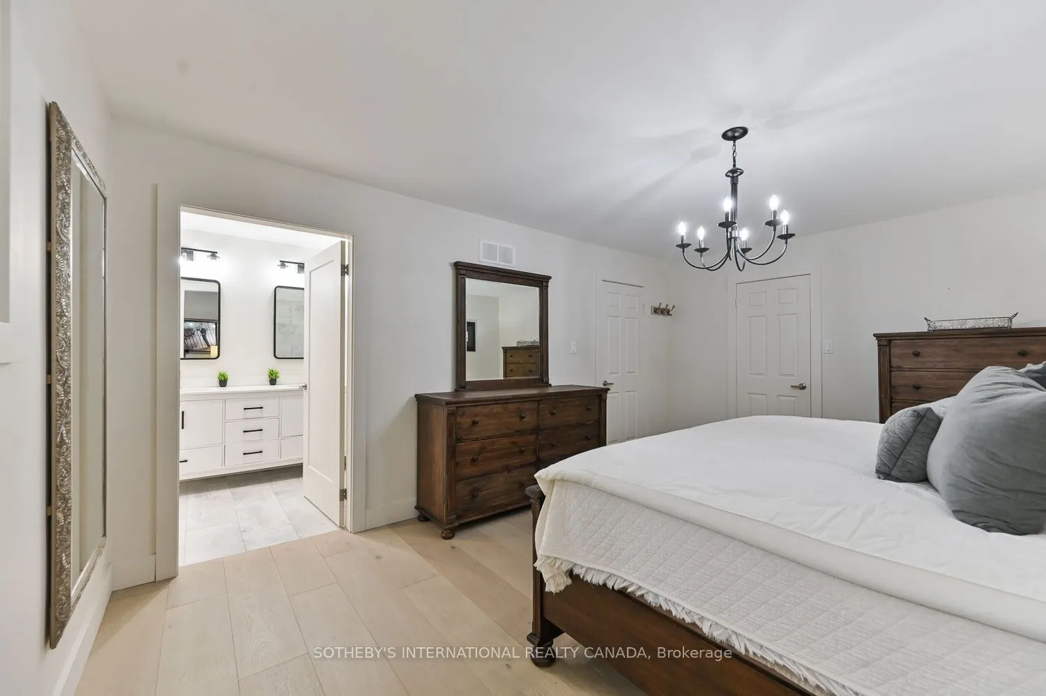 23 Hill Farm Road