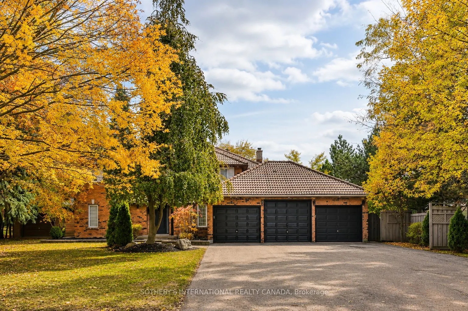 23 Hill Farm Road