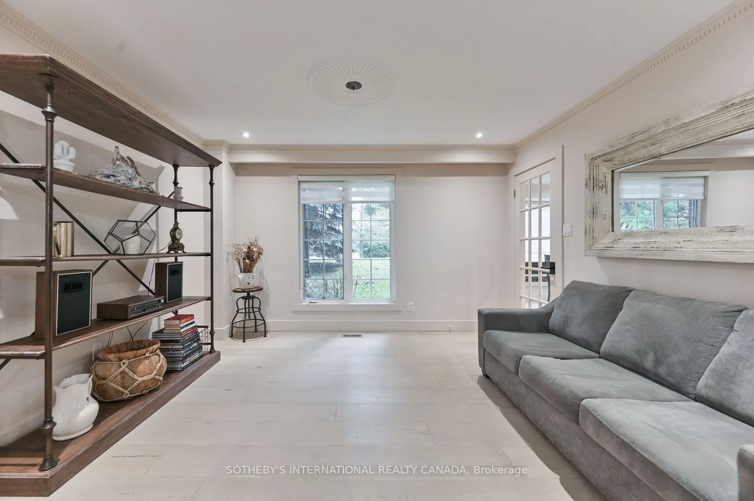 23 Hill Farm Road