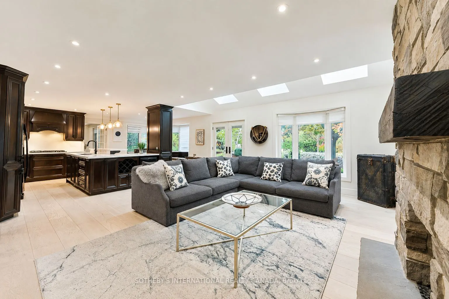 23 Hill Farm Road