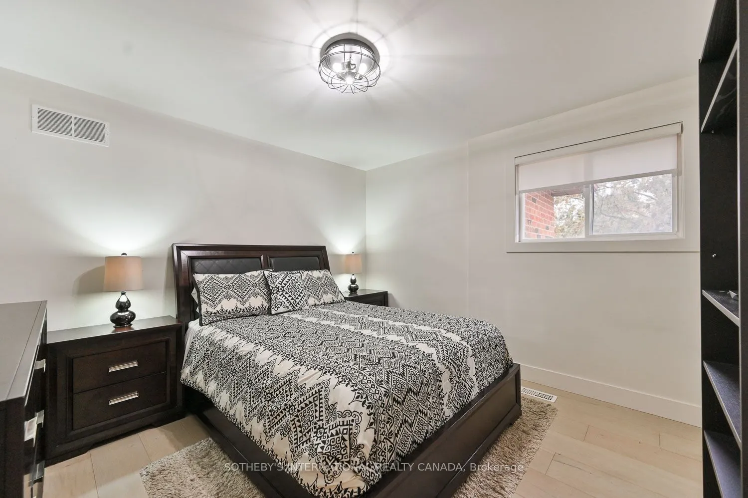23 Hill Farm Road