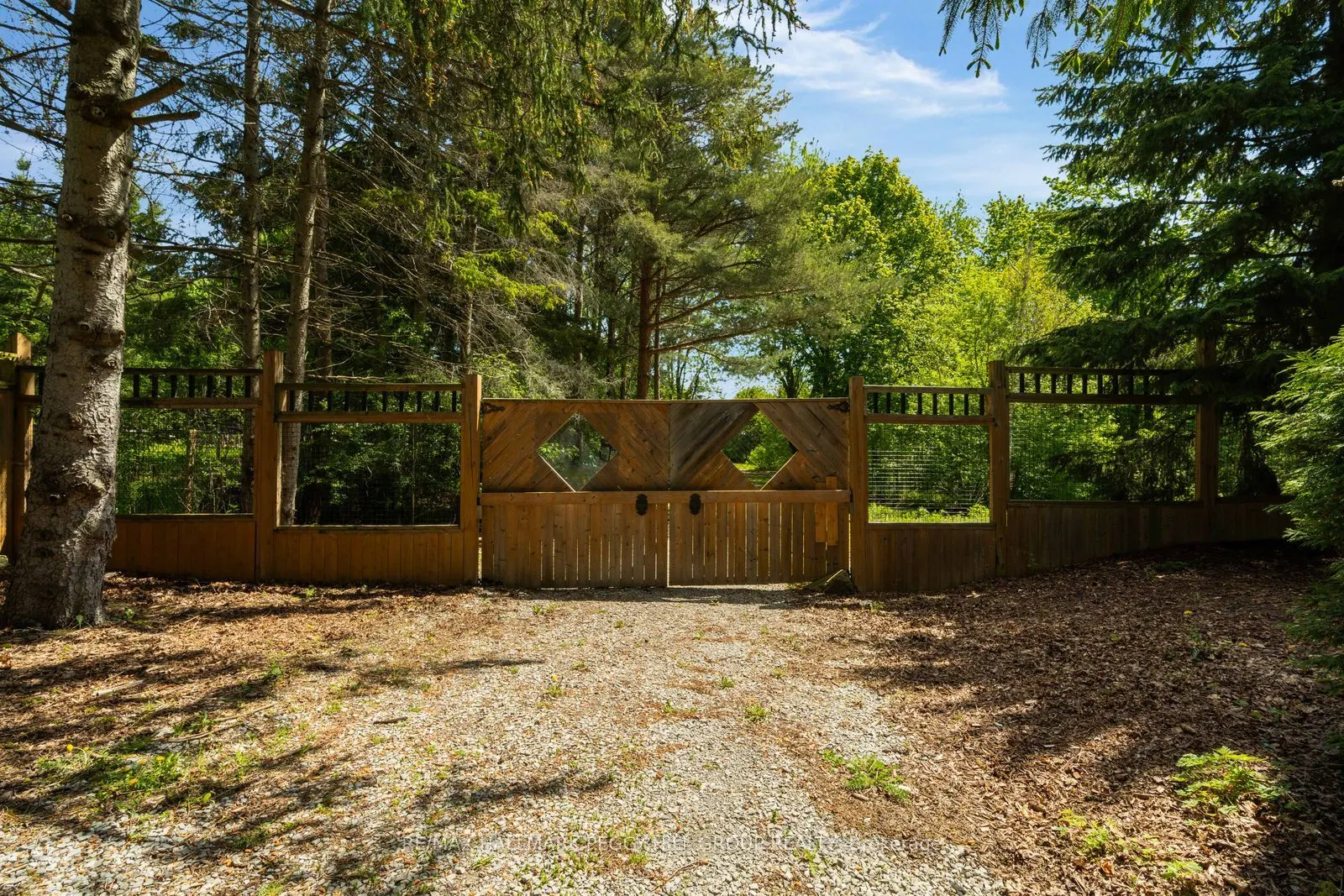 2145 18th Side Road