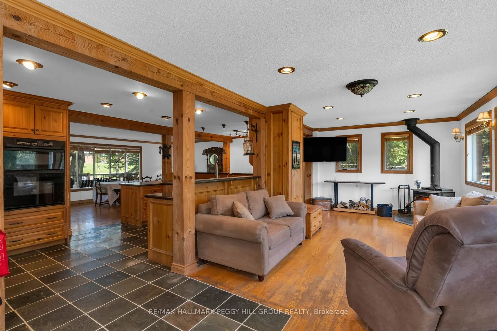 2145 18th Side Road