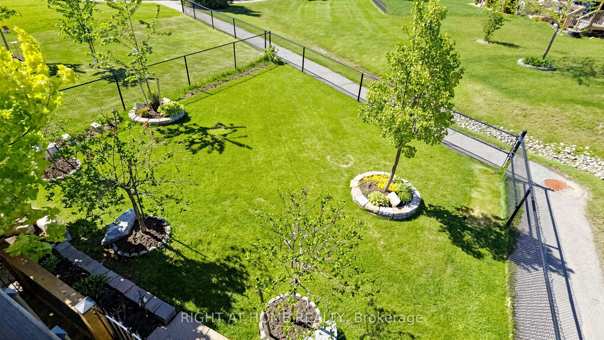 126 Kingsmere Crescent