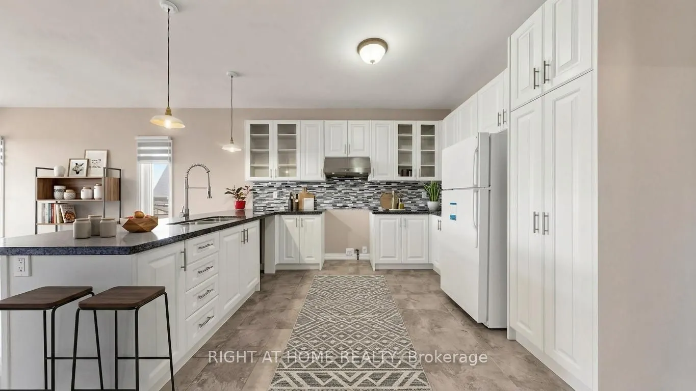126 Kingsmere Crescent