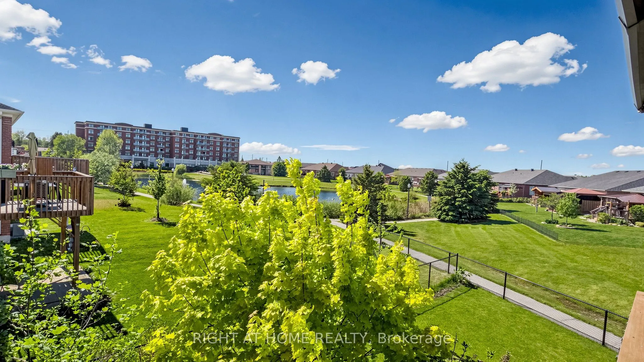 126 Kingsmere Crescent