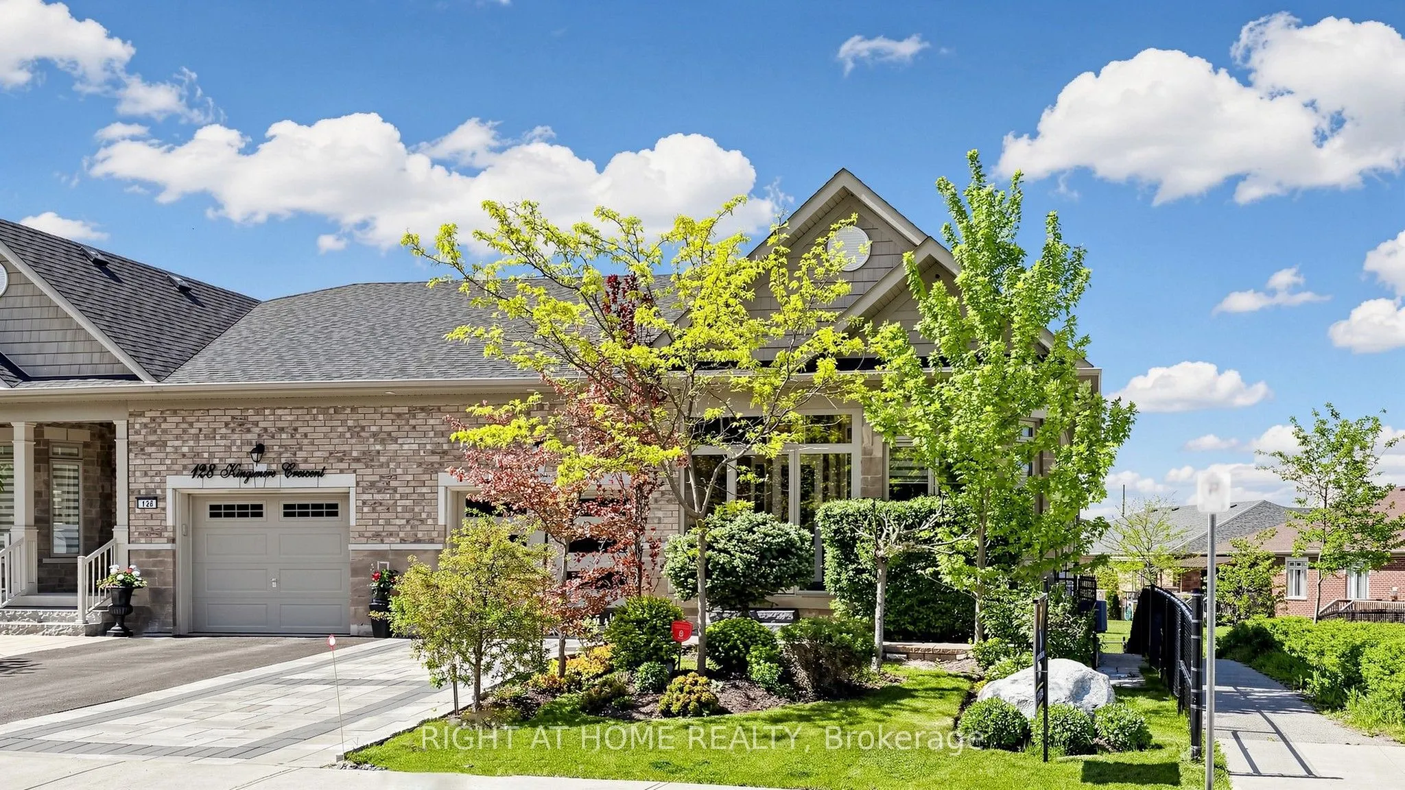 126 Kingsmere Crescent