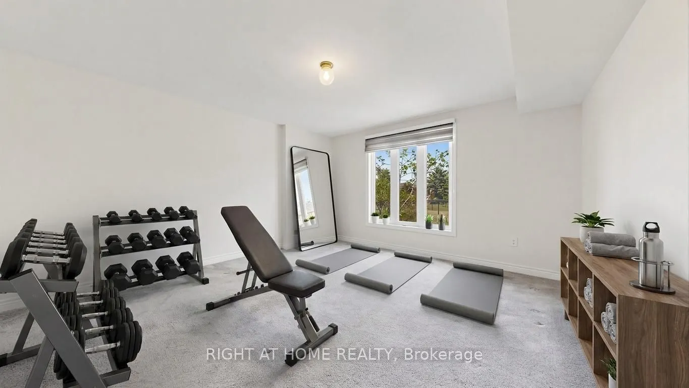 126 Kingsmere Crescent