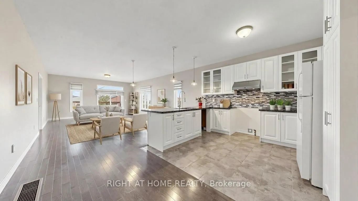 126 Kingsmere Crescent