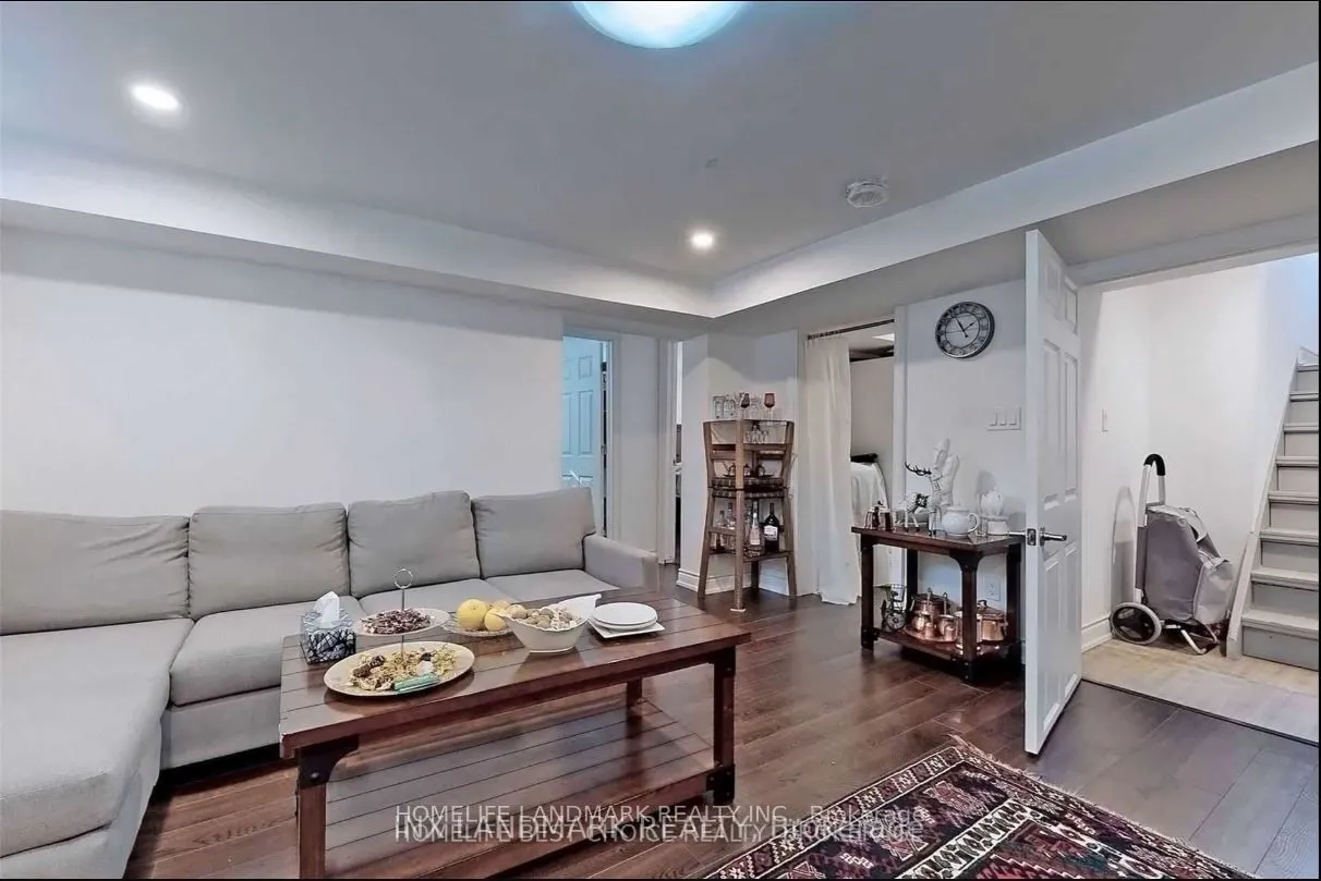 32 Kirk Drive