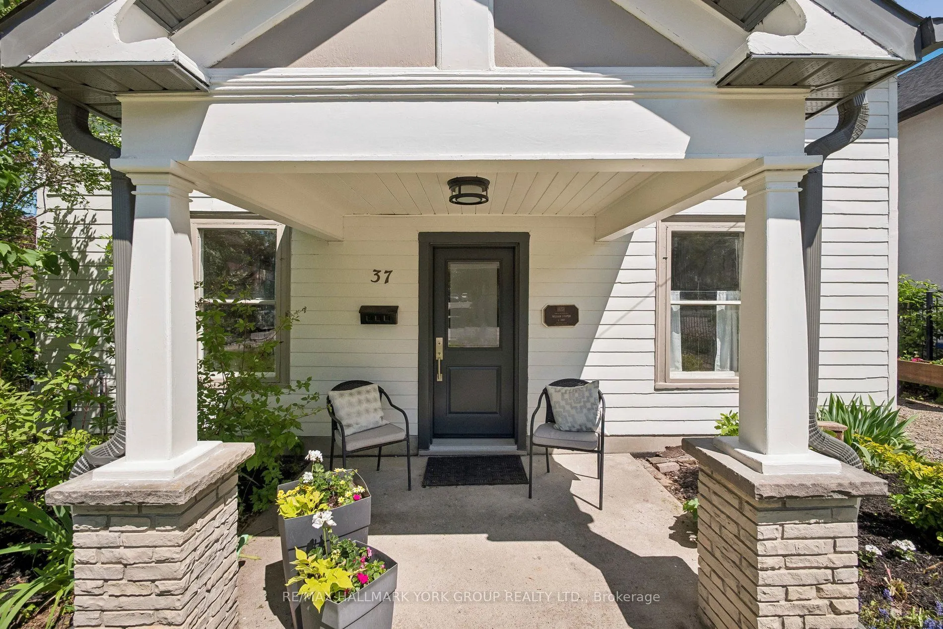 37 Arnold Crescent