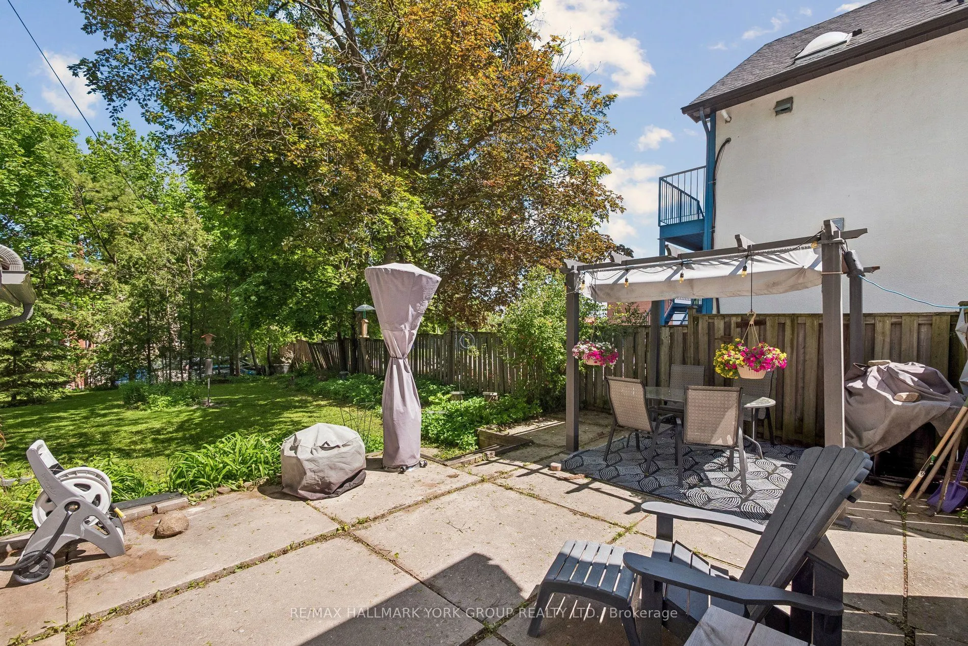37 Arnold Crescent