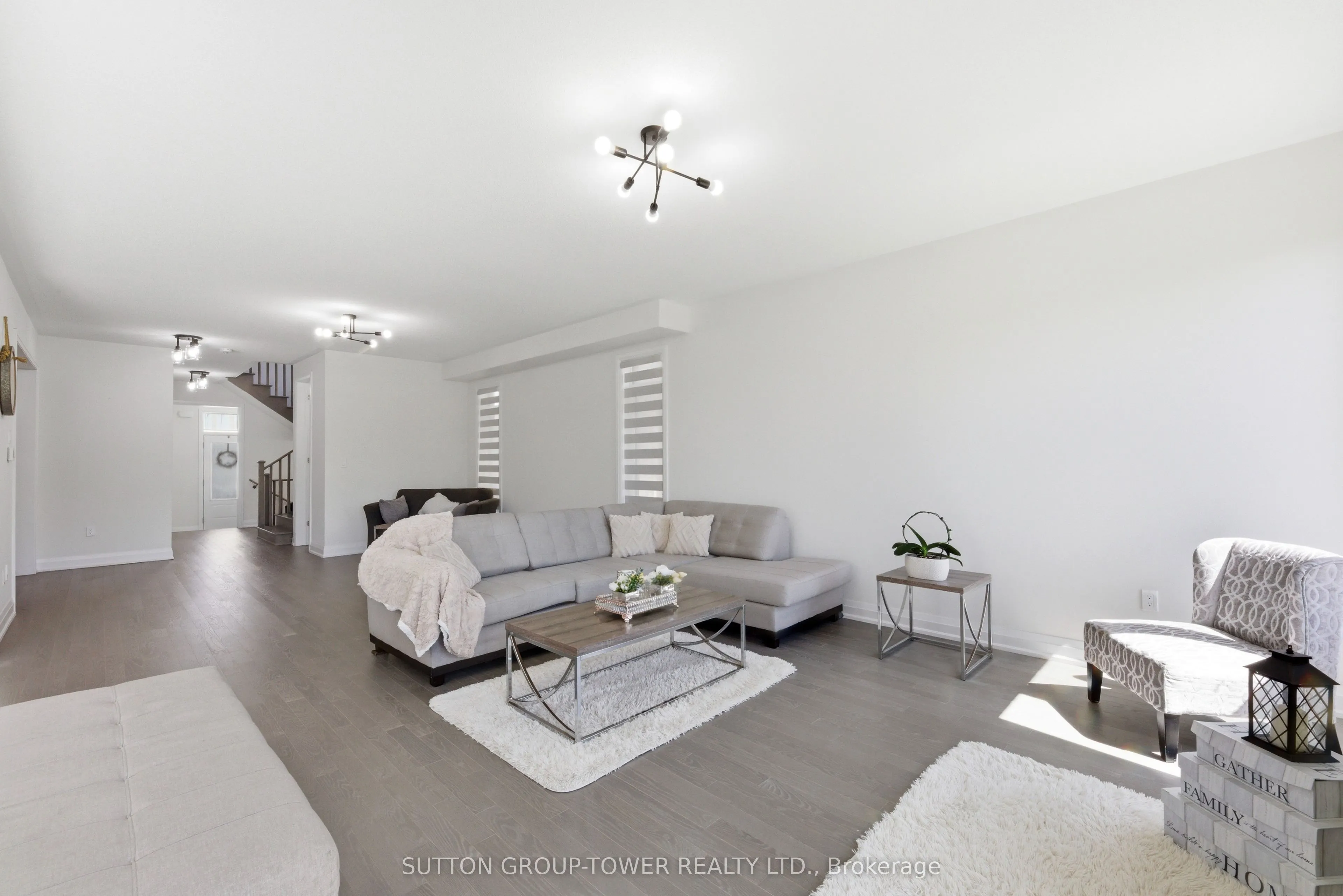 194 Ferragine Crescent