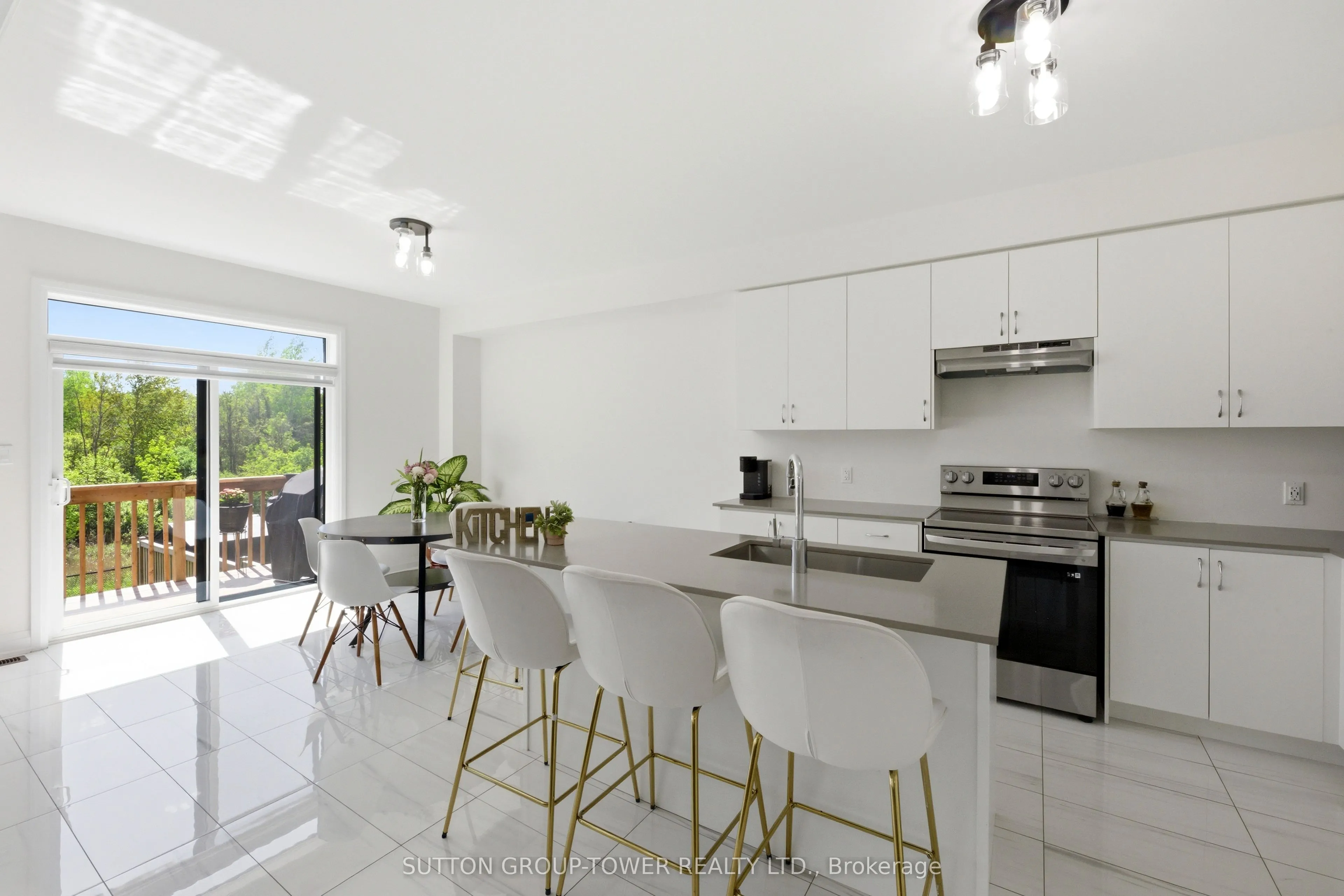 194 Ferragine Crescent