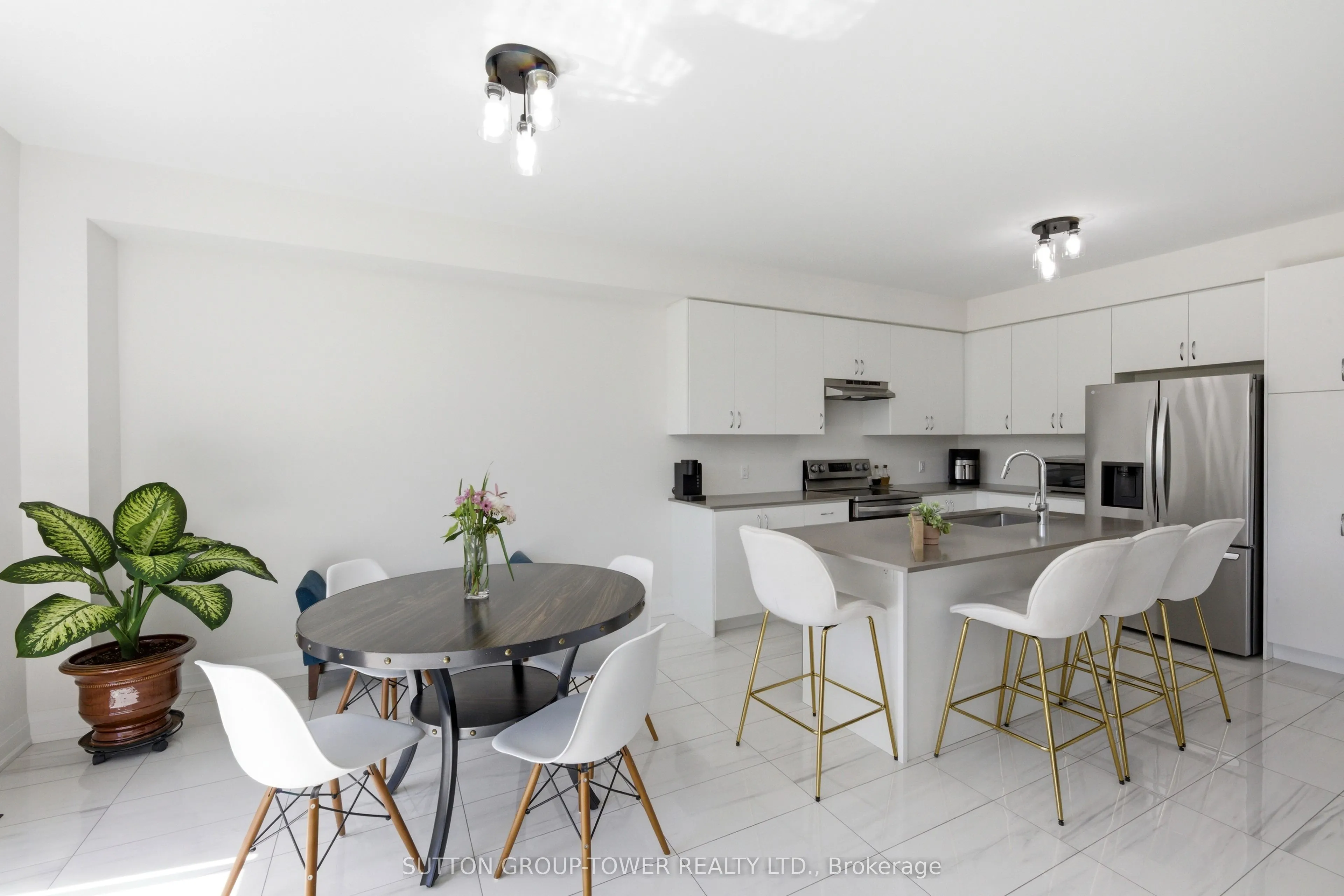 194 Ferragine Crescent