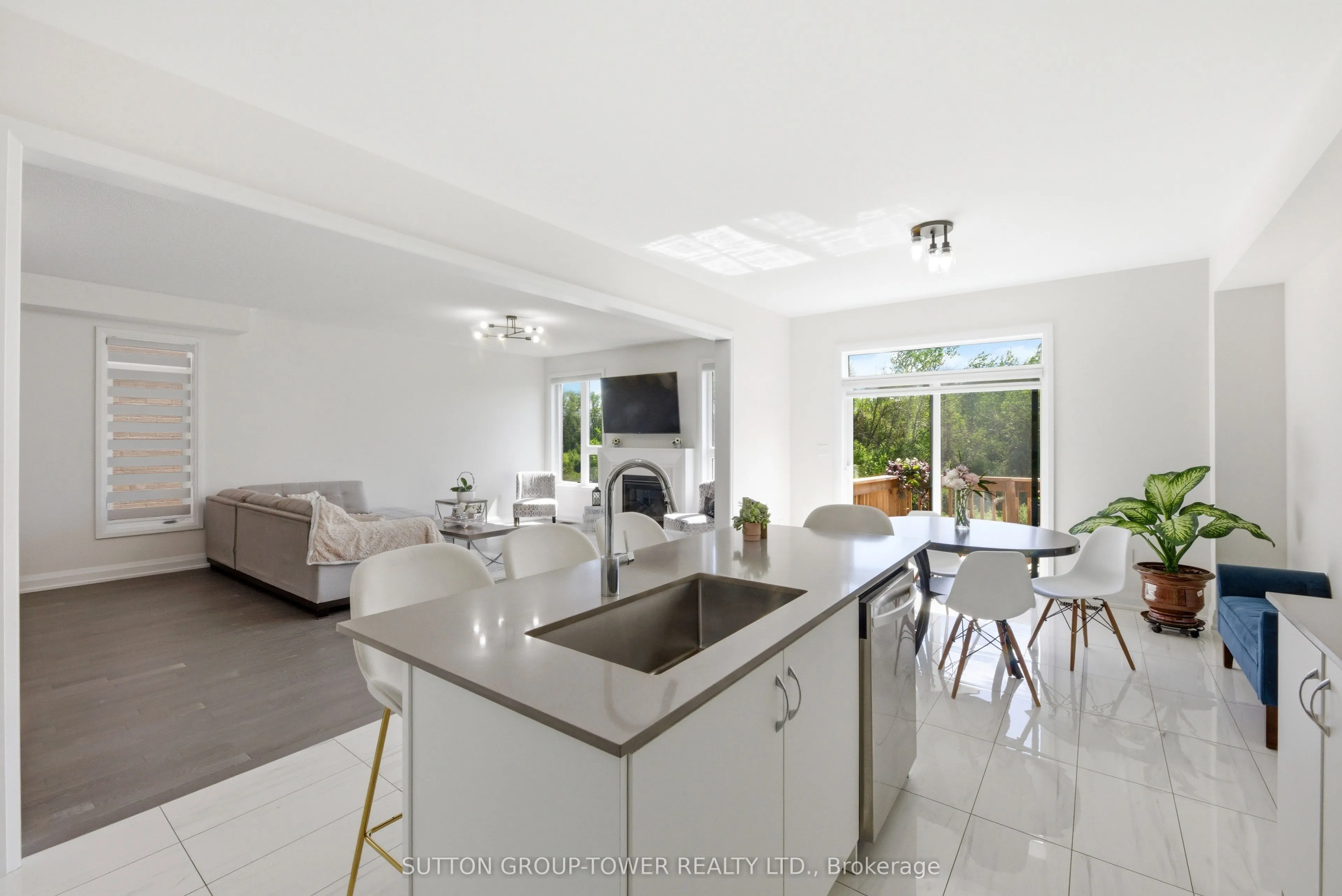 194 Ferragine Crescent