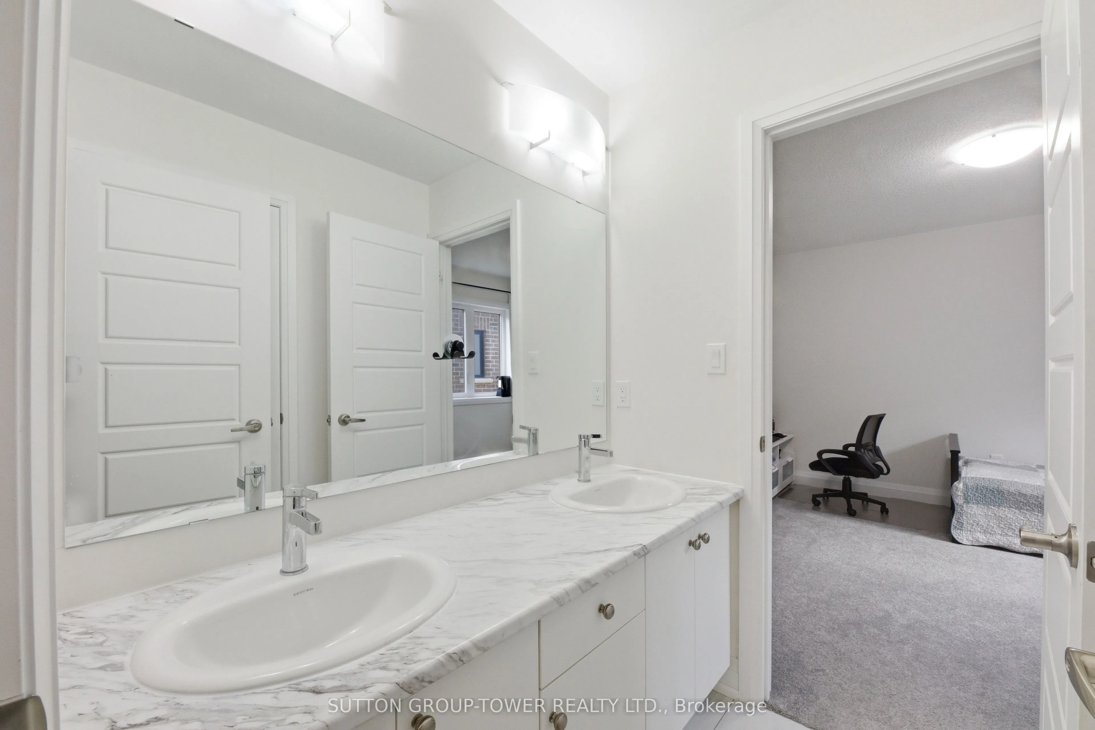 194 Ferragine Crescent
