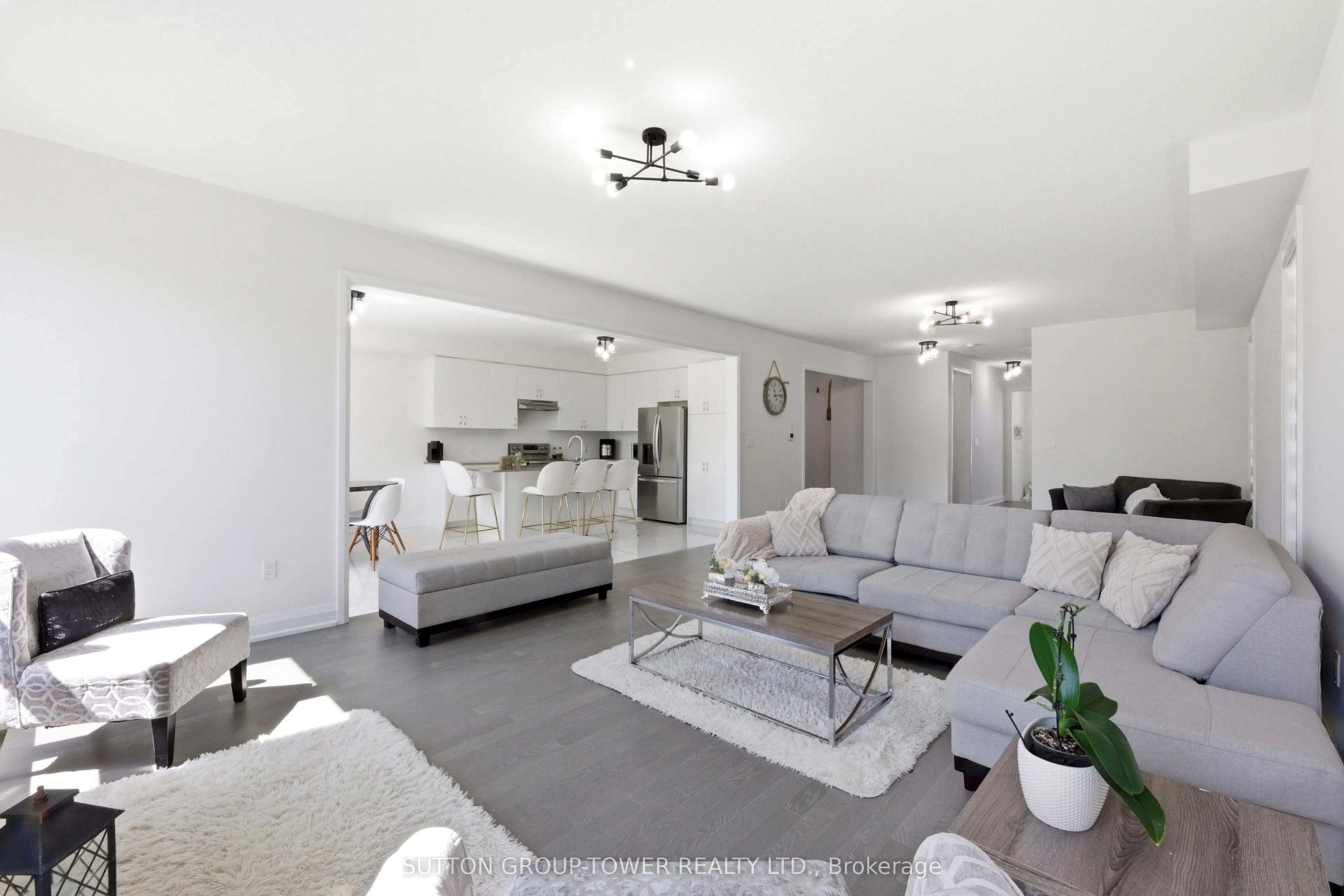 194 Ferragine Crescent