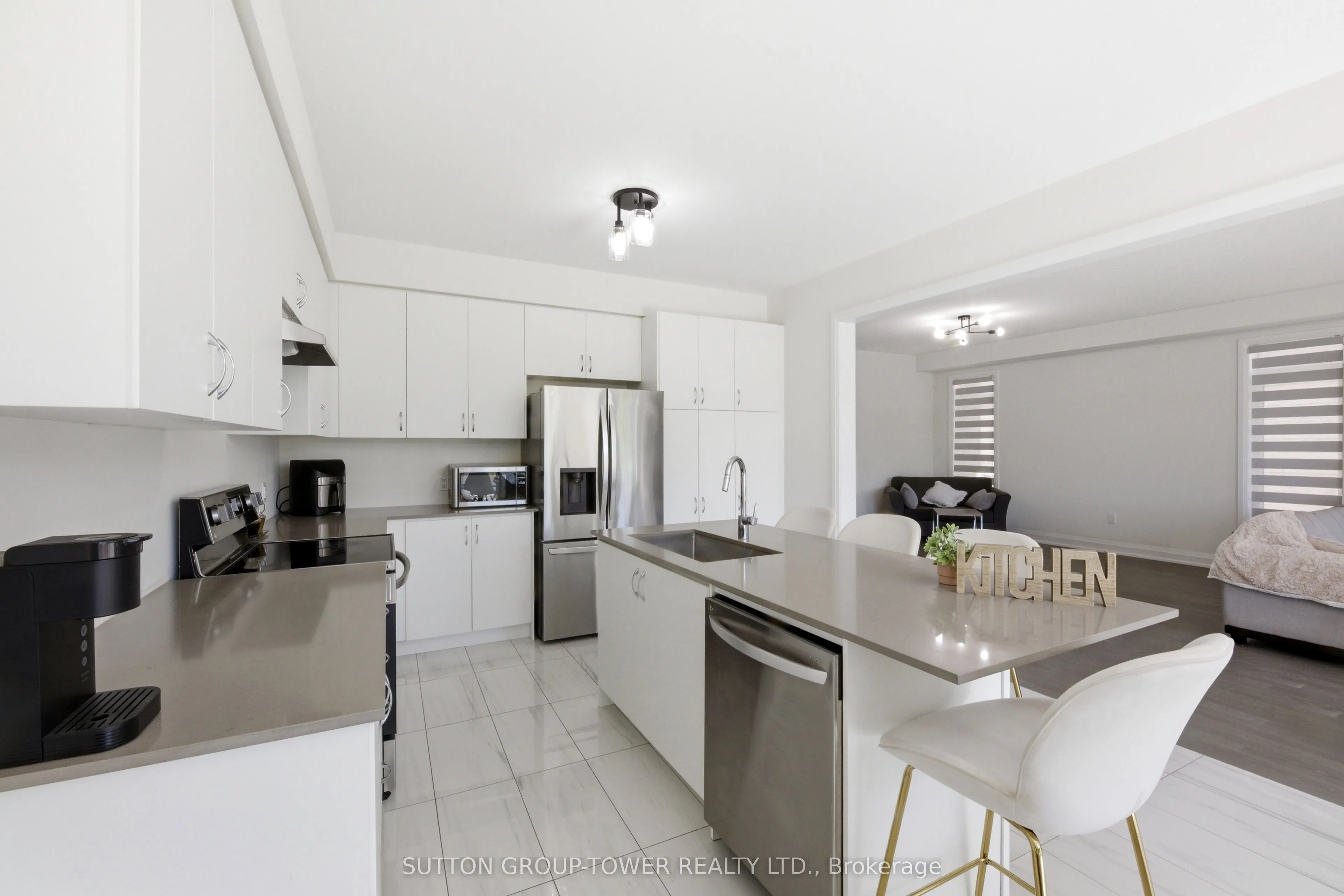 194 Ferragine Crescent