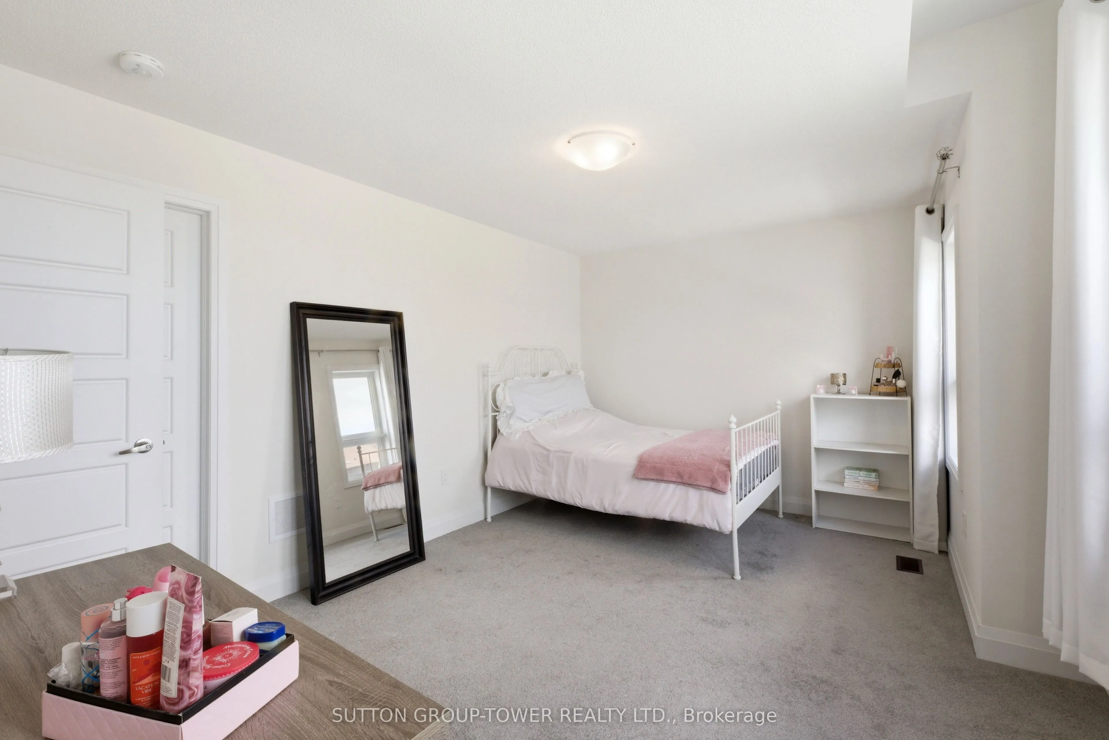 194 Ferragine Crescent