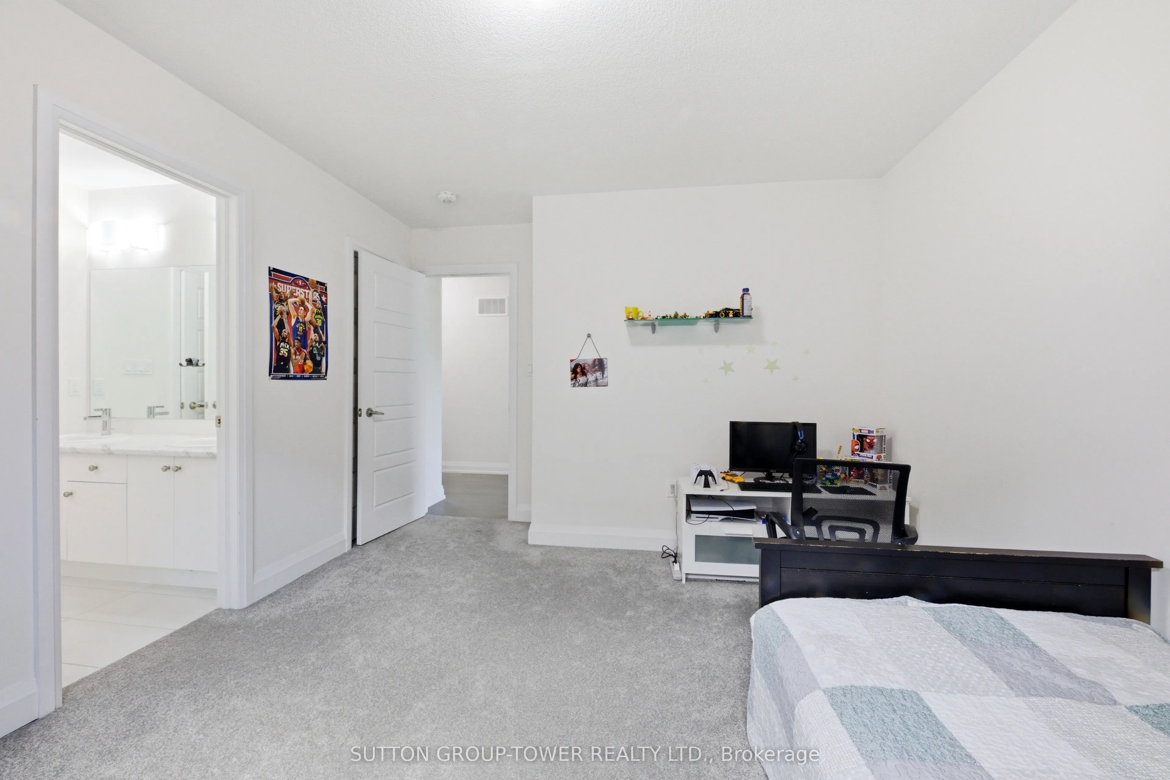 194 Ferragine Crescent