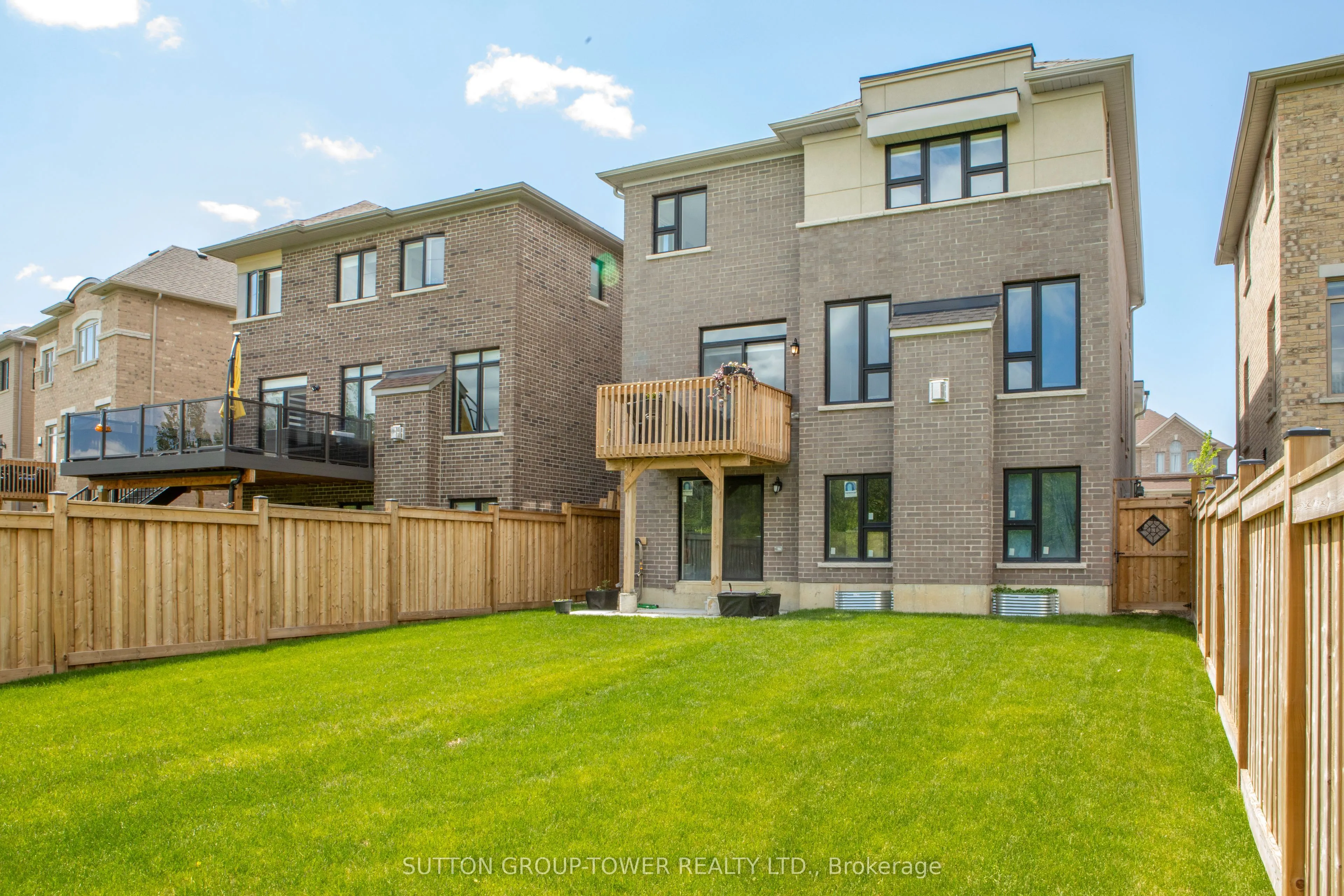 194 Ferragine Crescent
