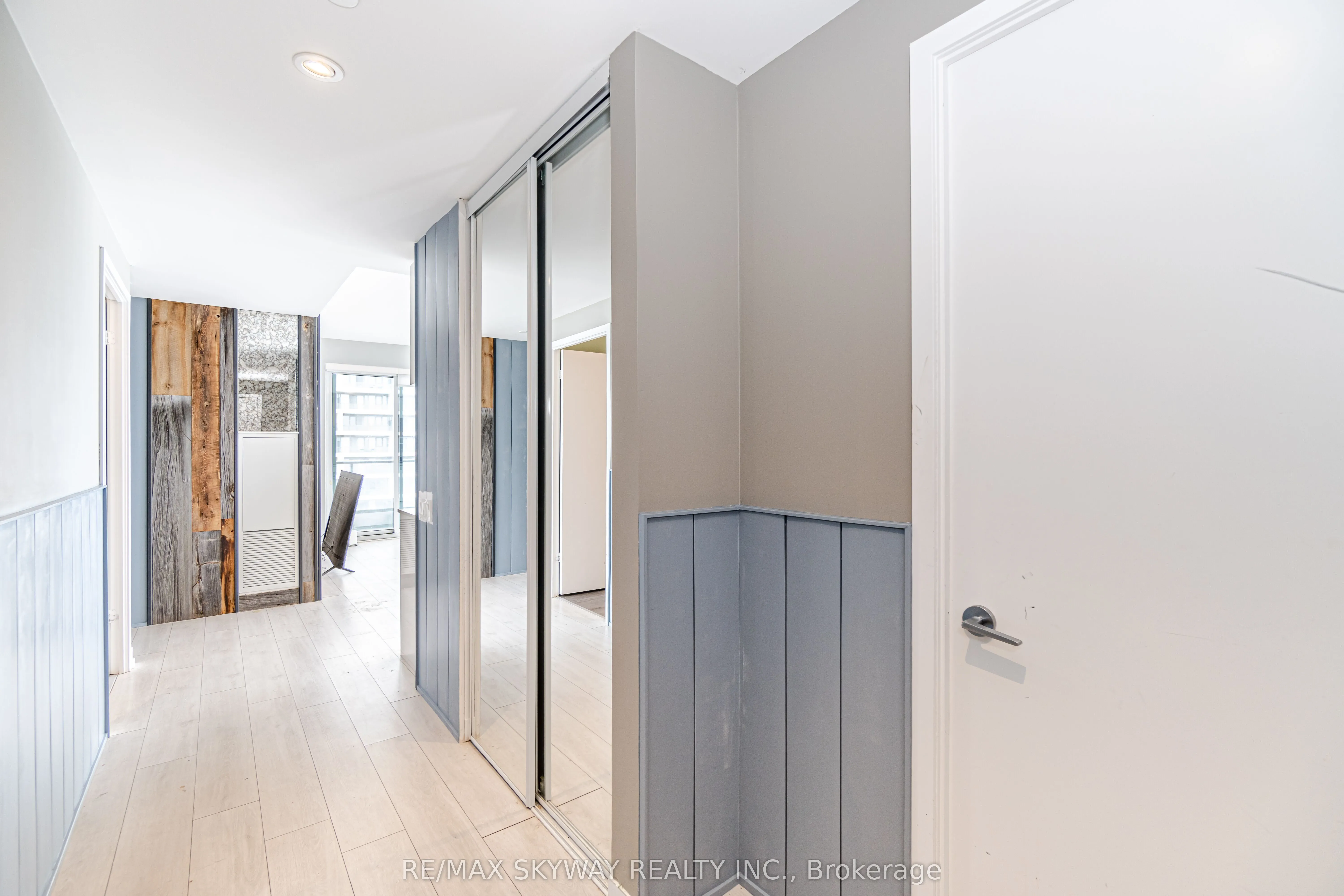 5 Buttermill Avenue #5702