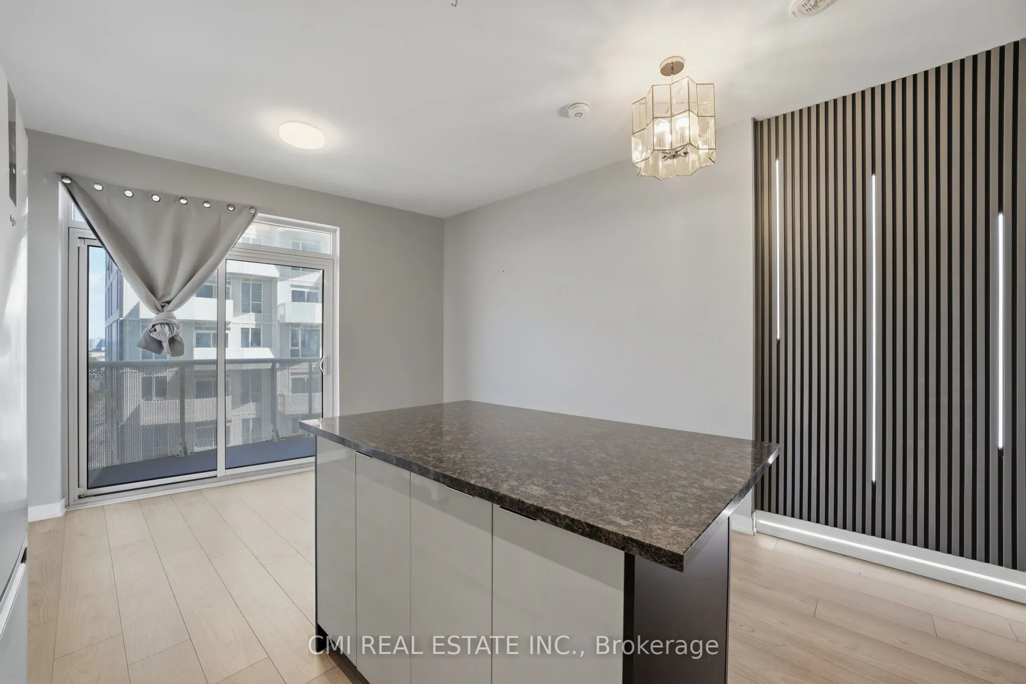 10 Abeja Street #1313