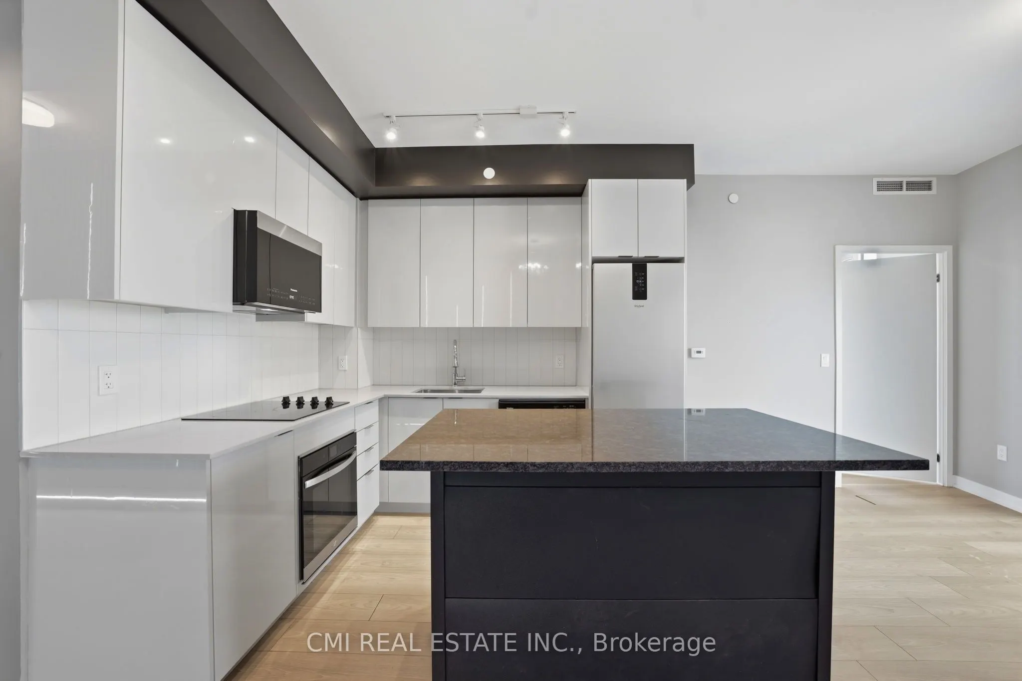 10 Abeja Street #1313
