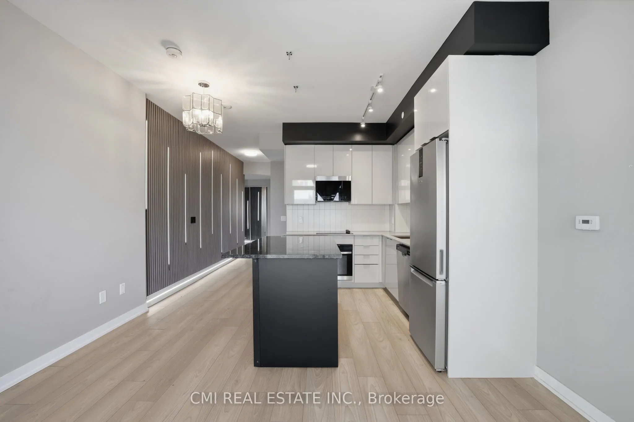 10 Abeja Street #1313