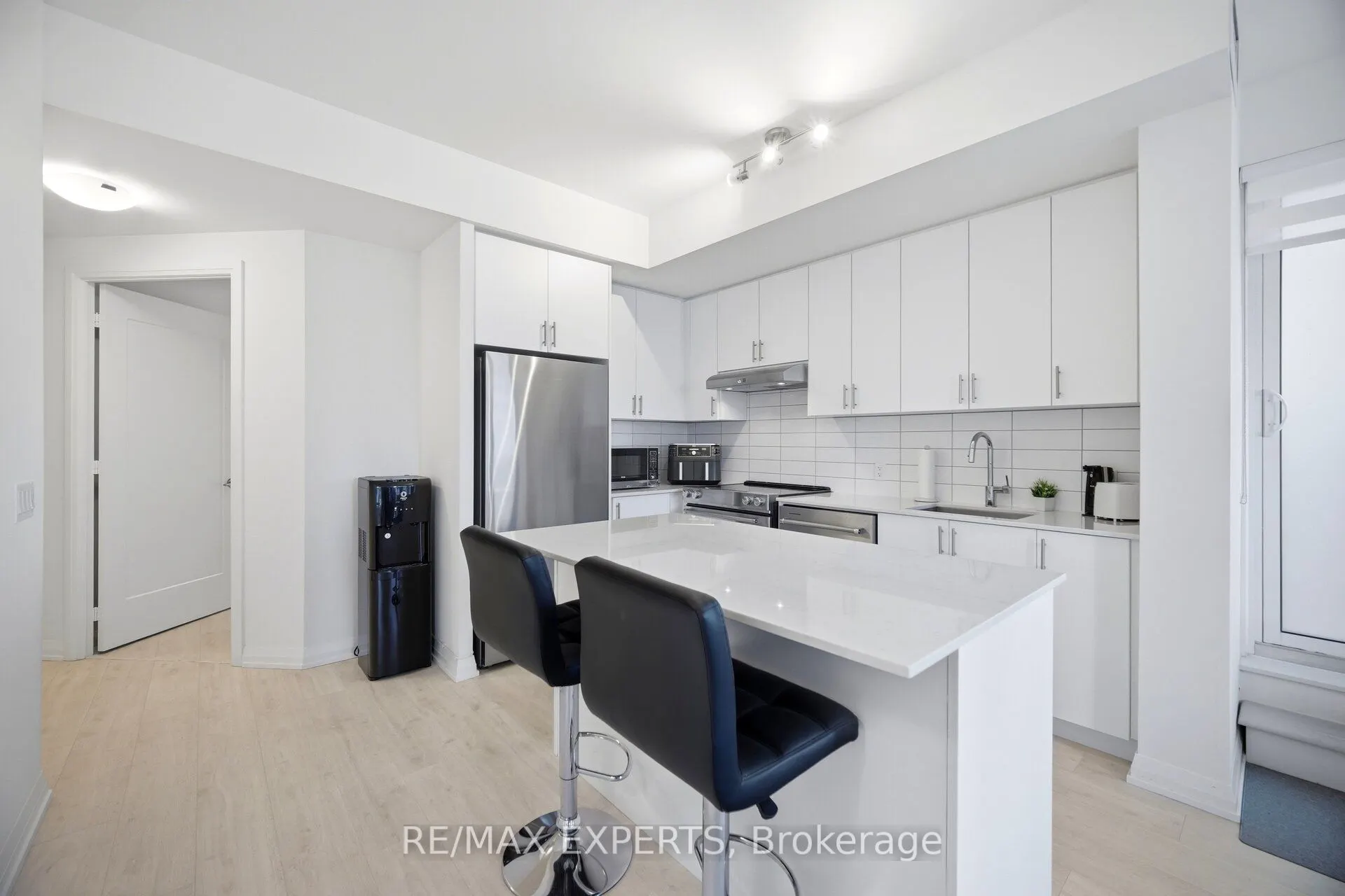 9000 Jane Street #221