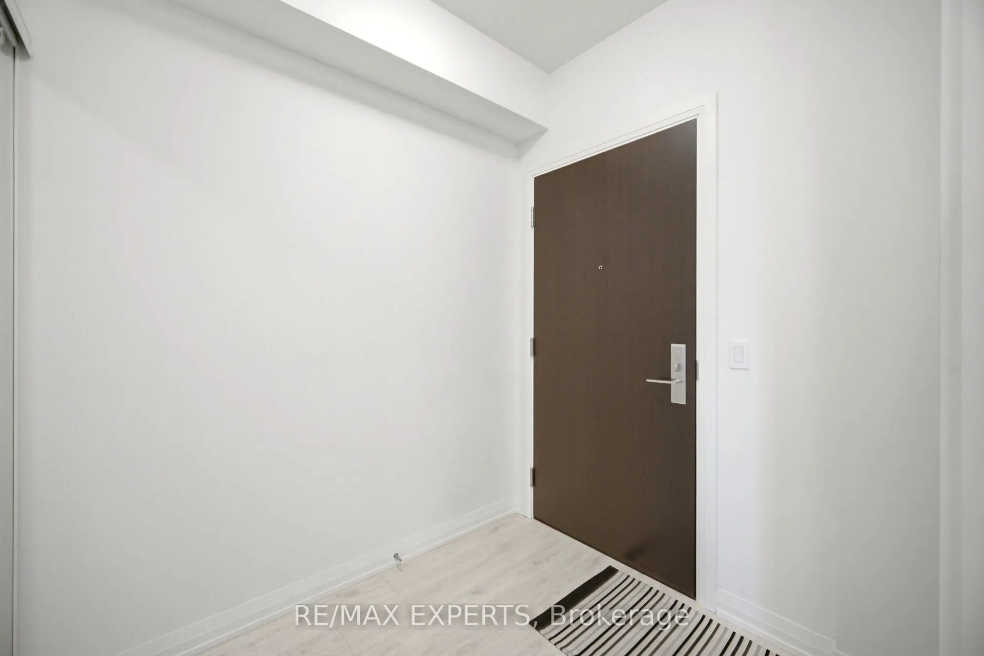 9000 Jane Street #221