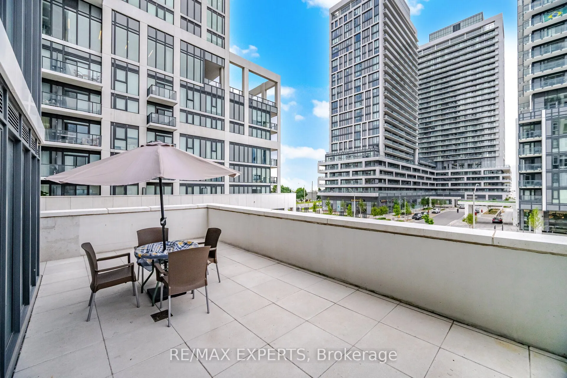 9000 Jane Street #221