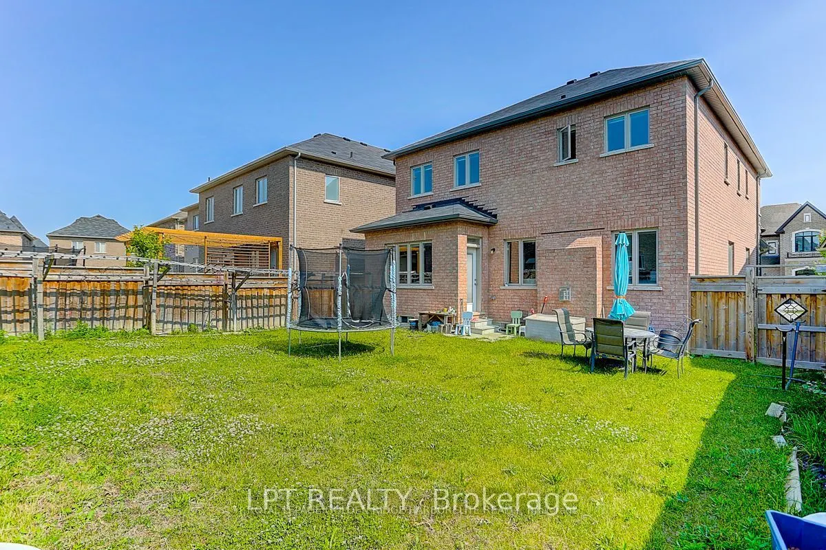 12 Baleberry Crescent