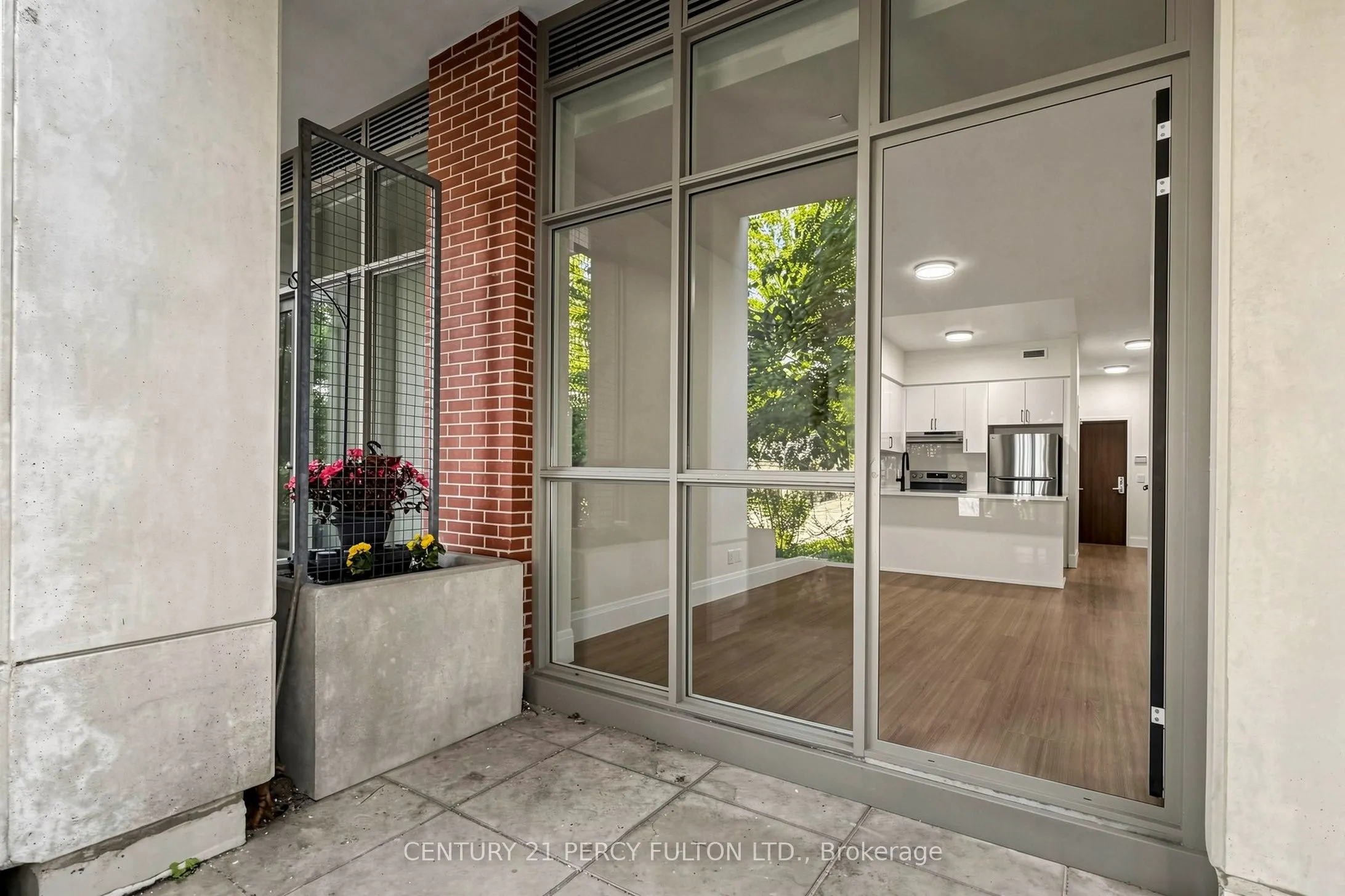 57 Upper Duke Crescent #102