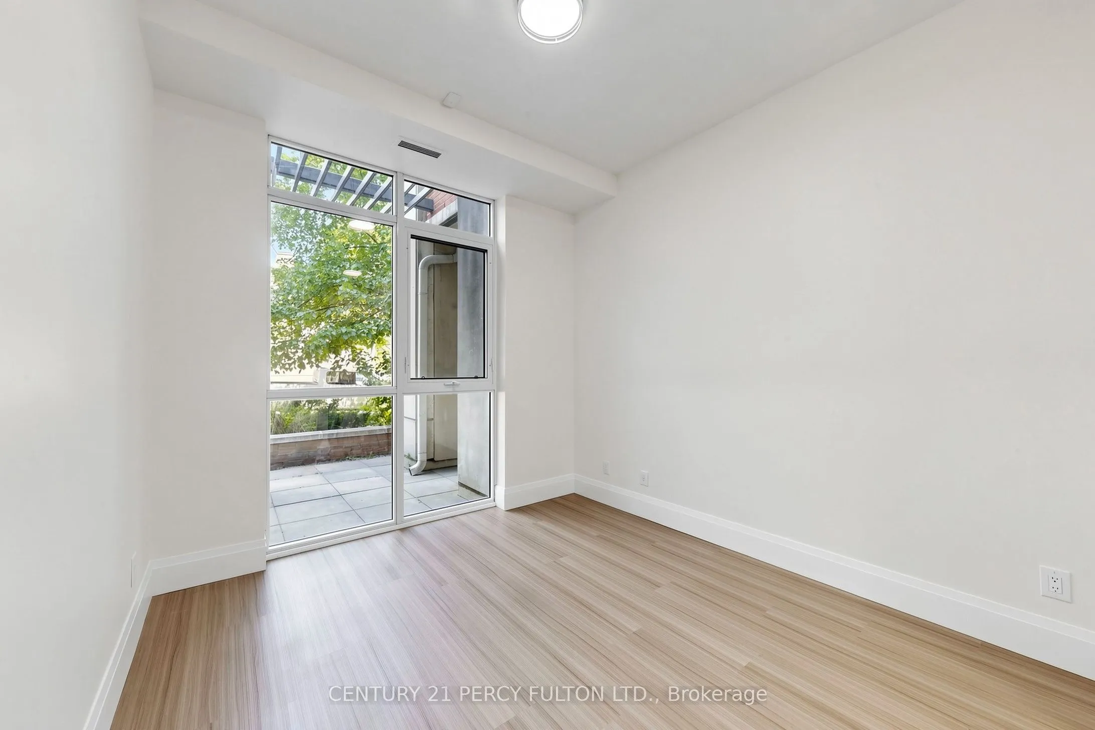 57 Upper Duke Crescent #102