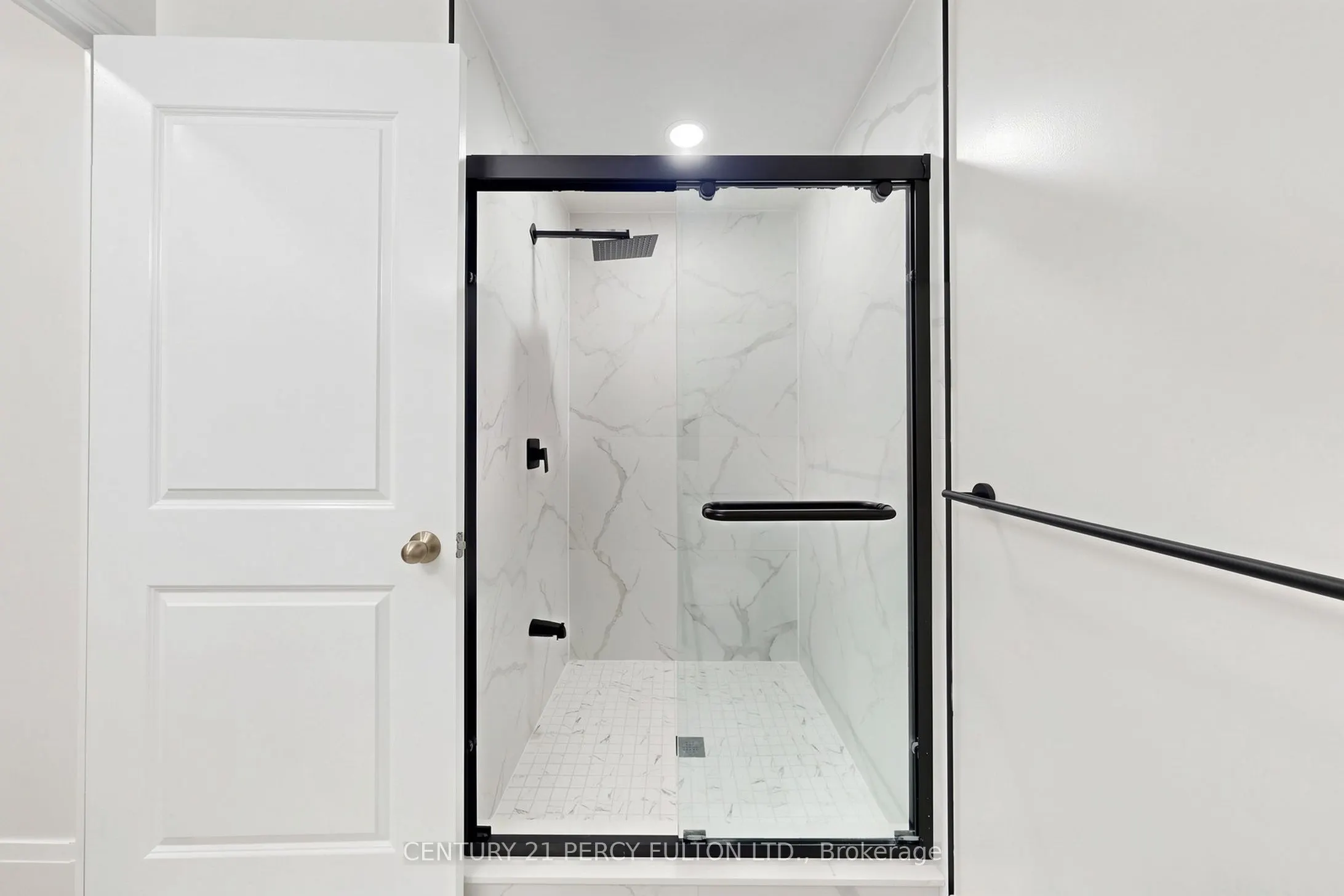 57 Upper Duke Crescent #102