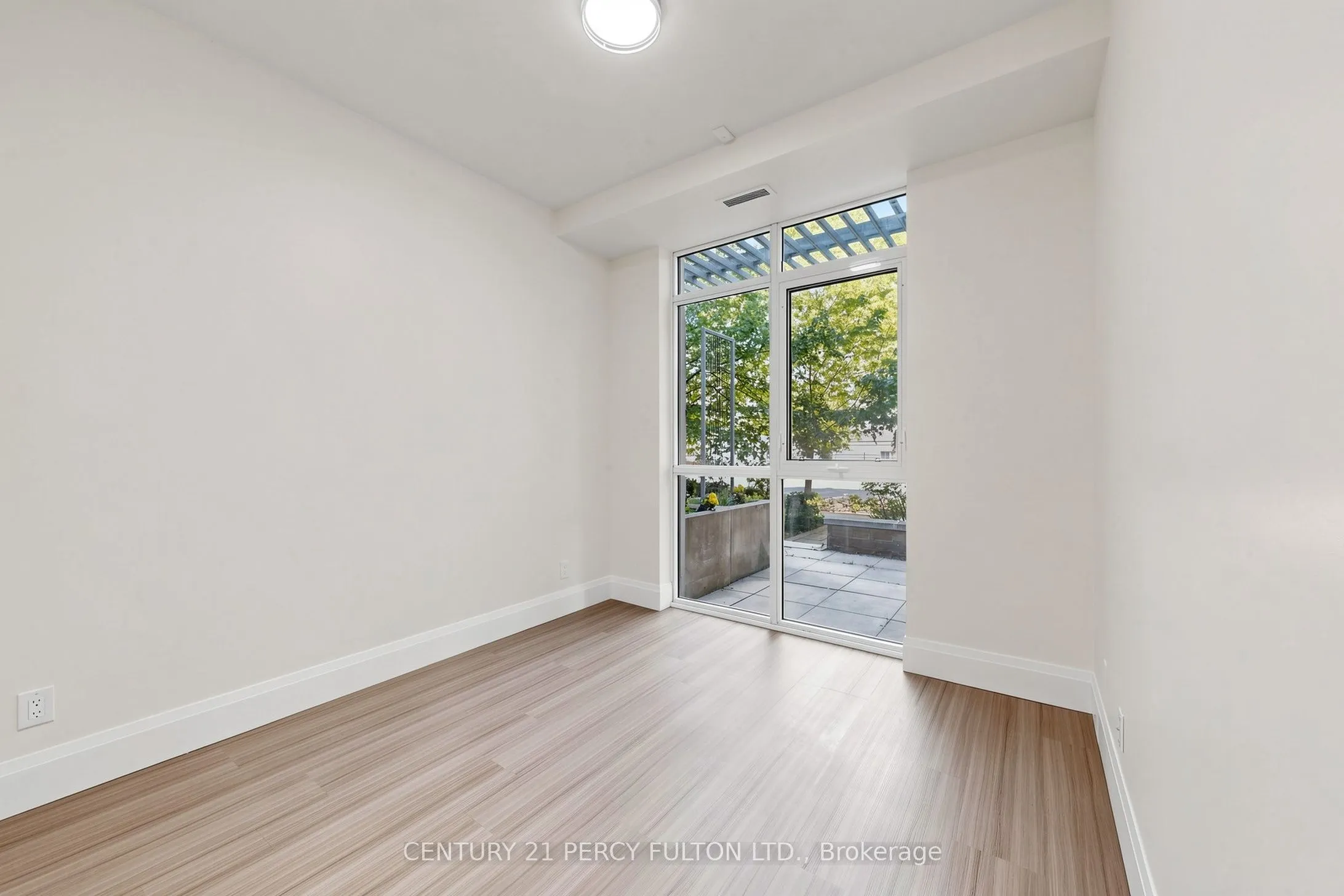 57 Upper Duke Crescent #102