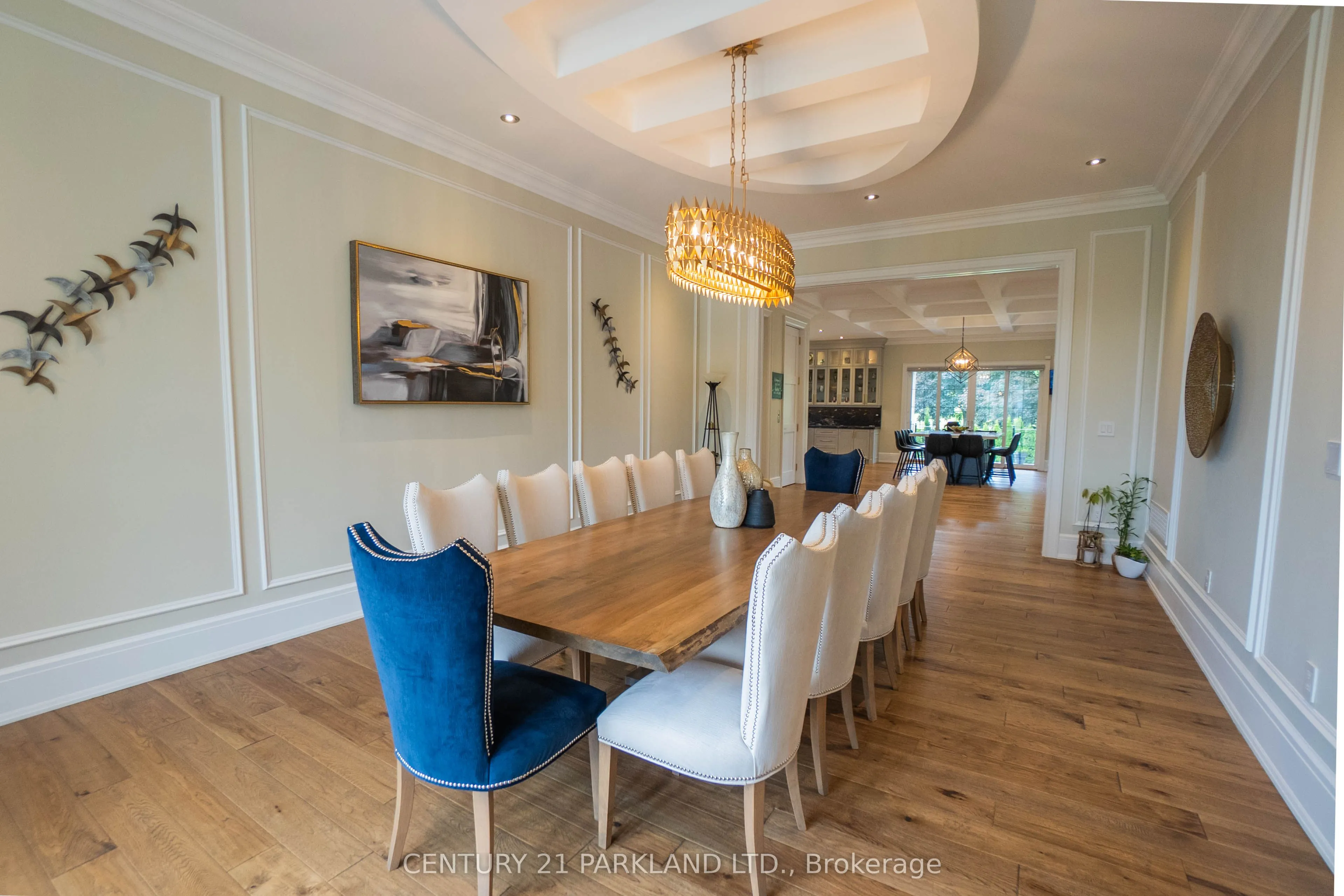 12 Hollywood Crescent