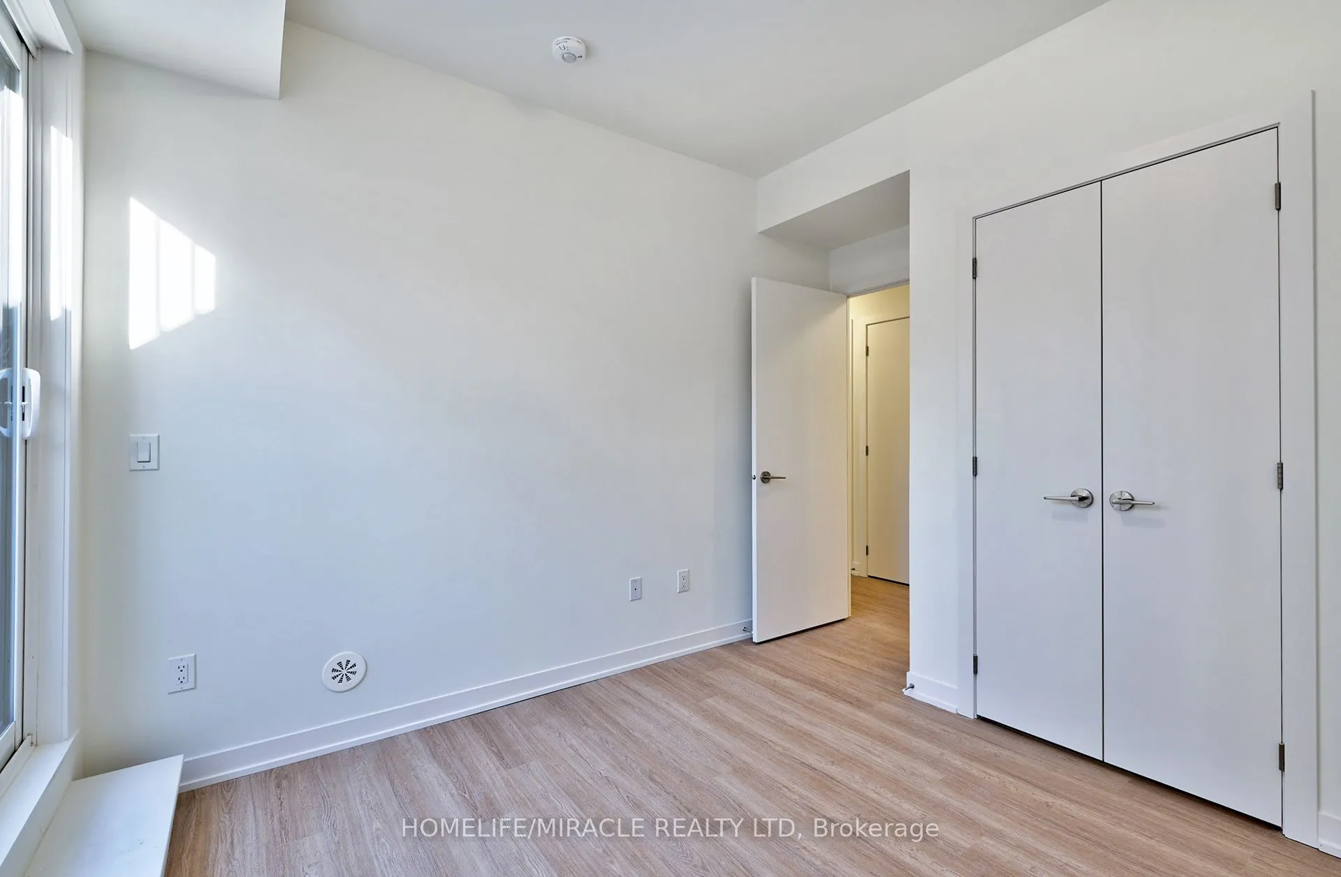 8 David Eyer Road #1221