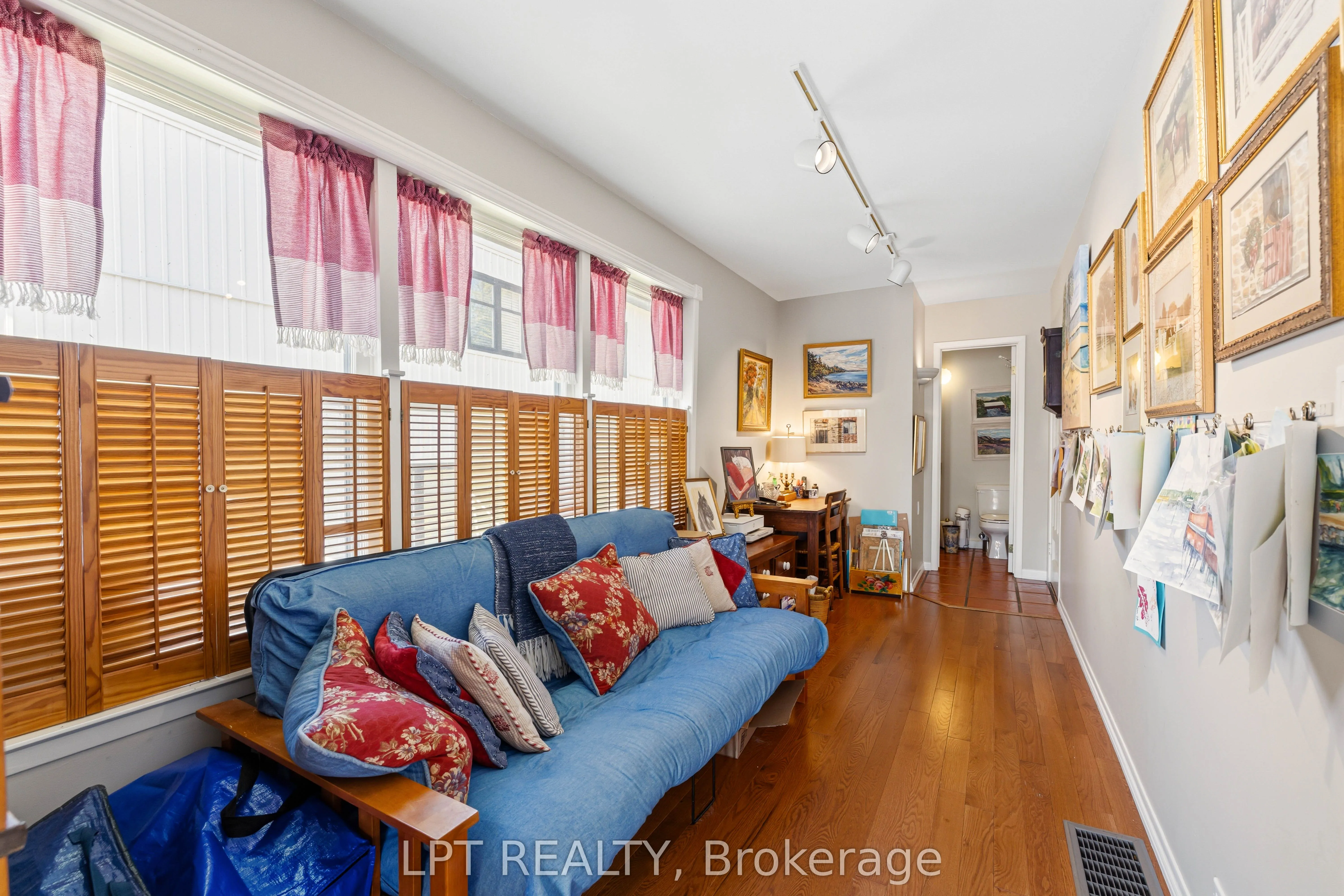 145 Lake Drive N